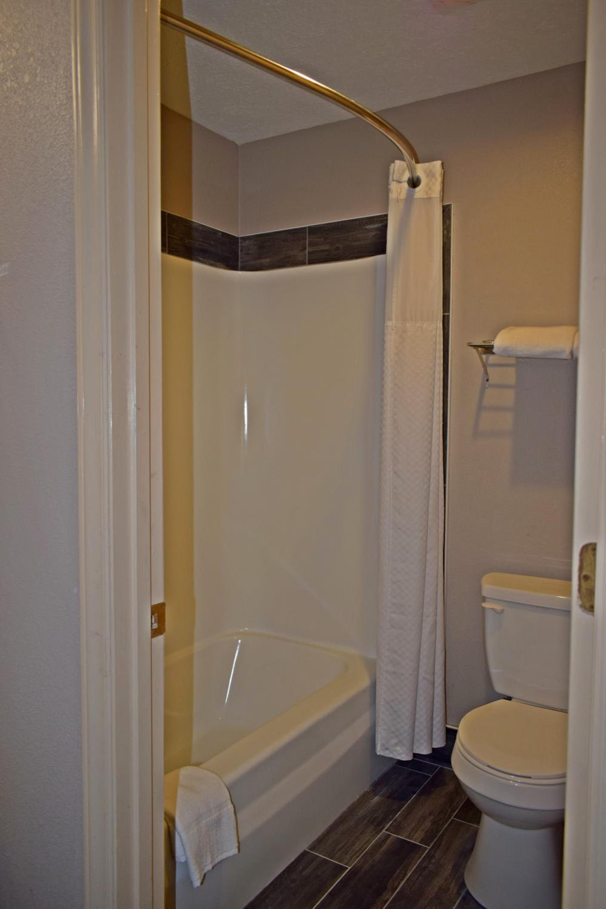 Super 8 by Wyndham Fort Chiswell Wytheville Area - Property Image 30