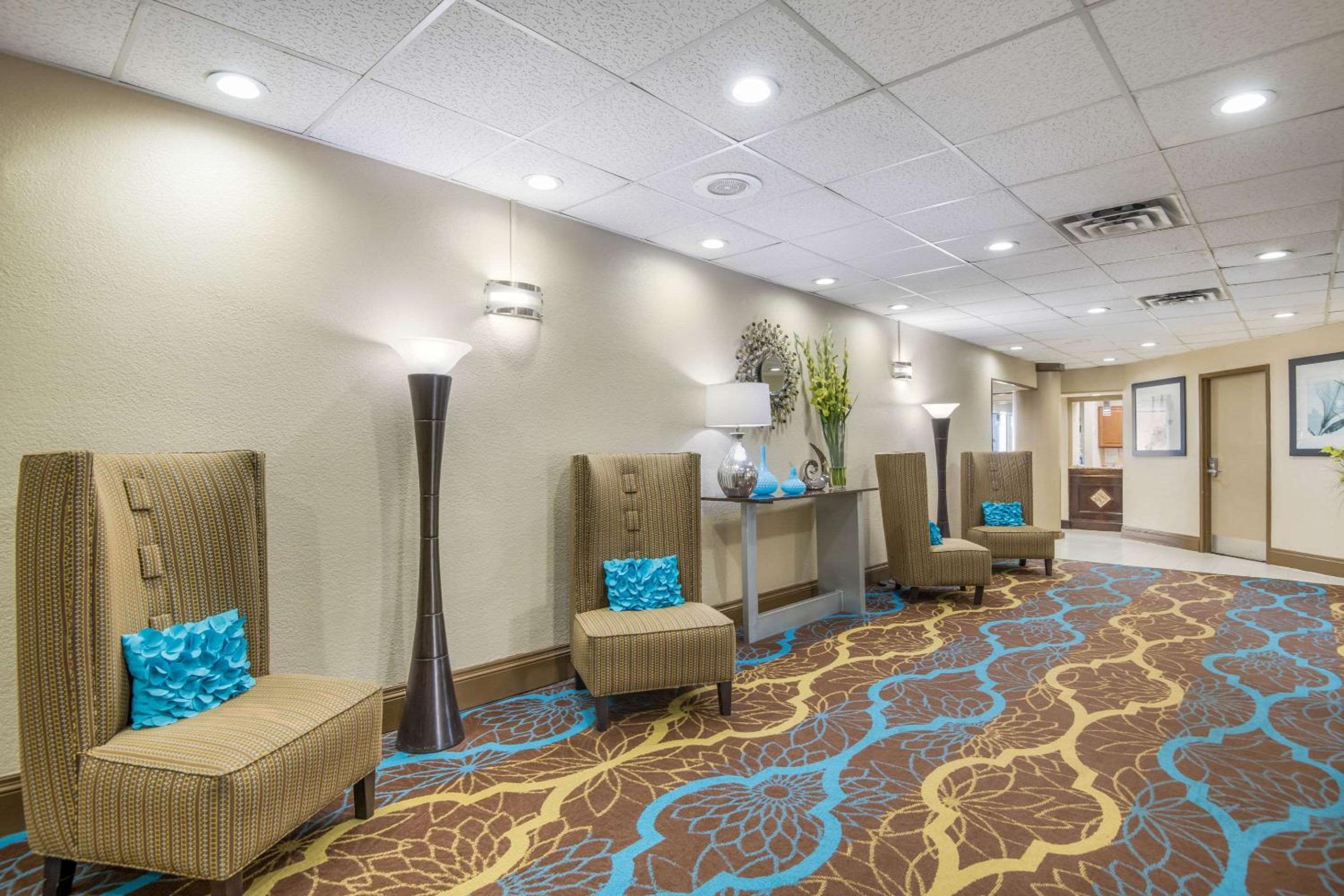 Sweetwater Vacations - Quality Inn - Property Image 3