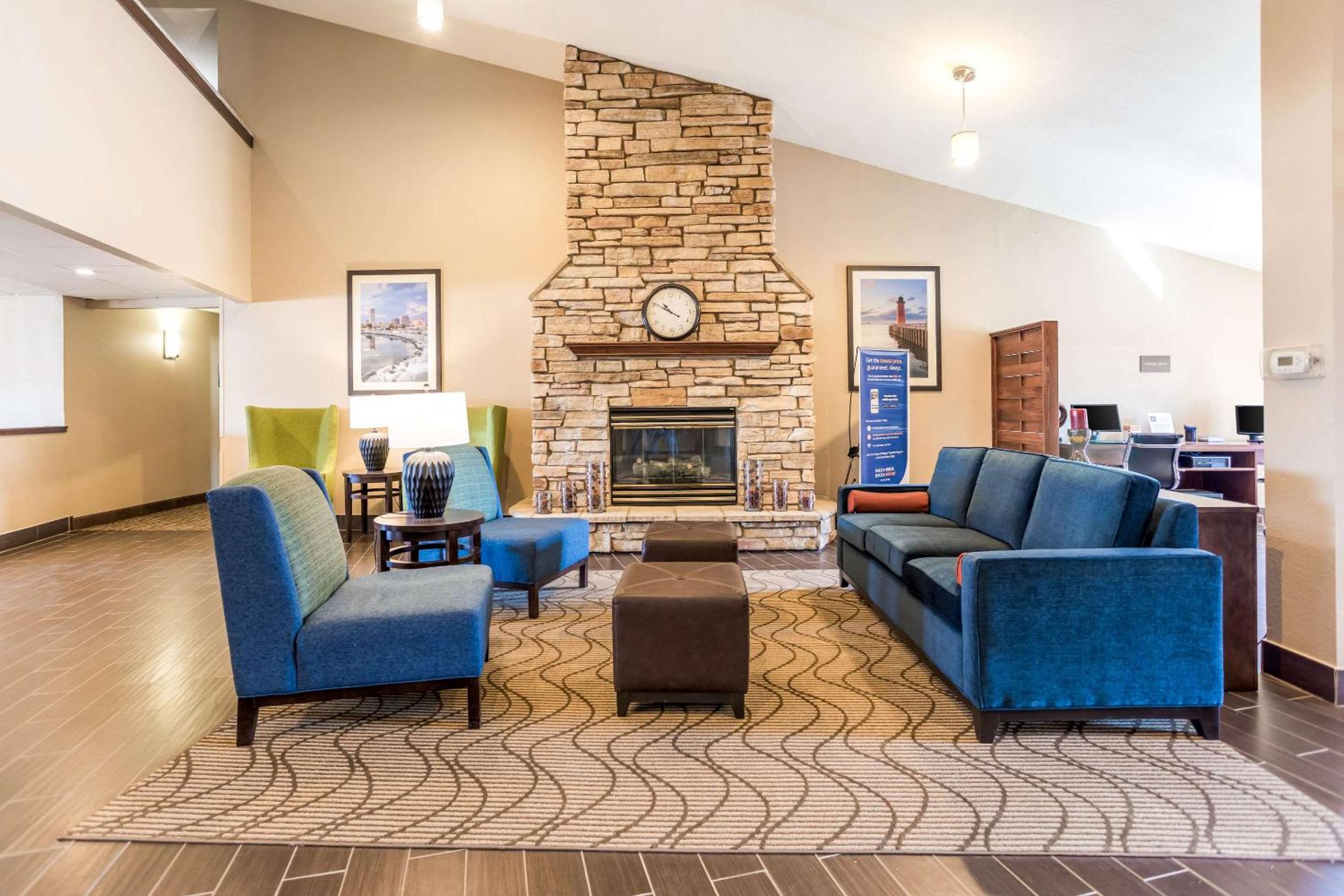 Comfort Inn Waukesha - Milwaukee West, Photo 25