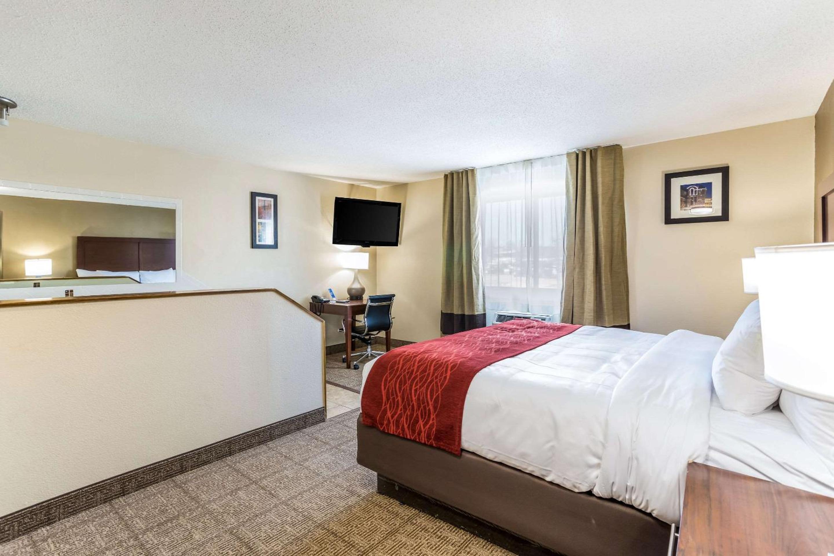 Comfort Inn Waukesha - Milwaukee West, Photo 16
