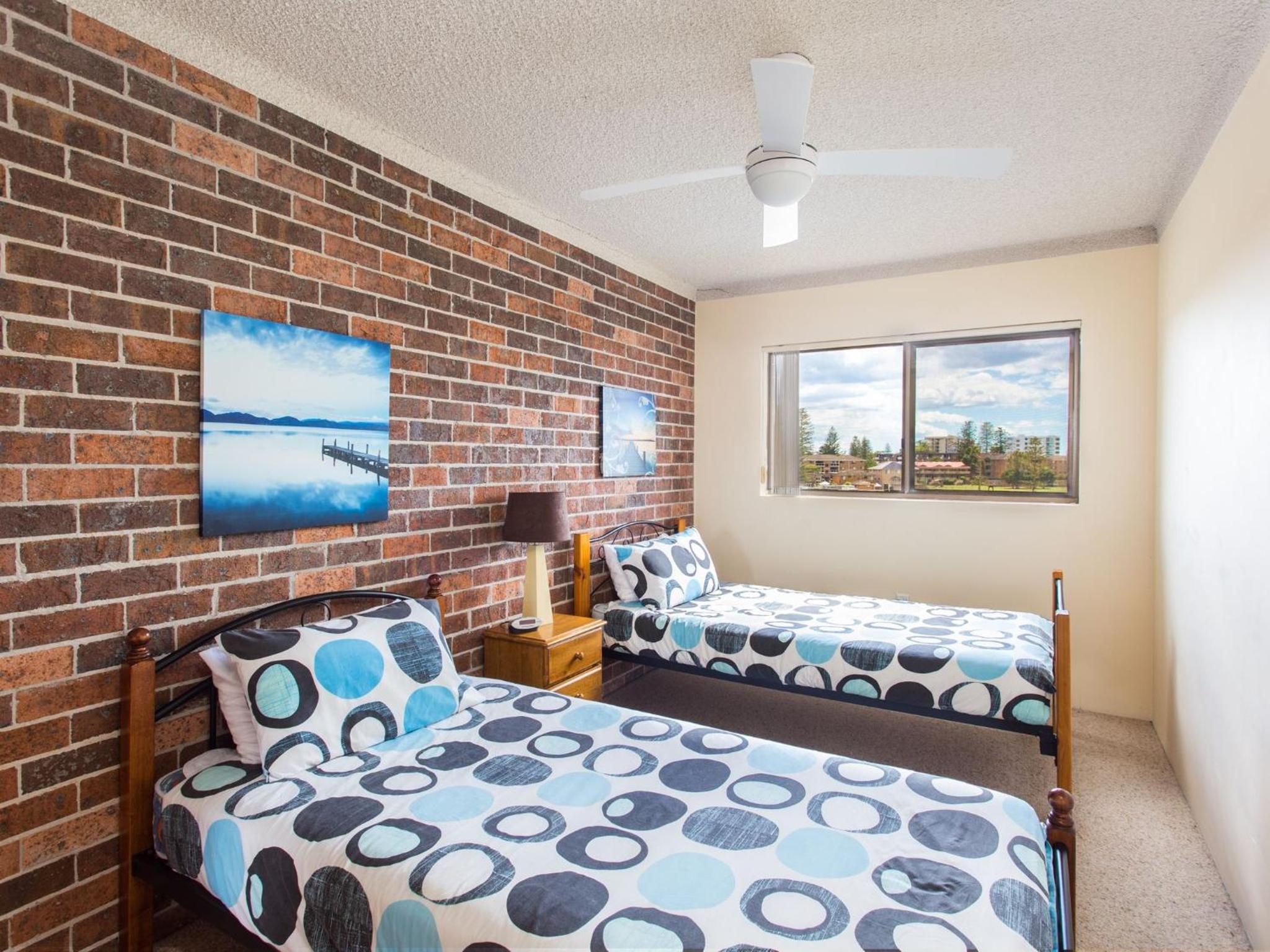 Dolphin Place 05
