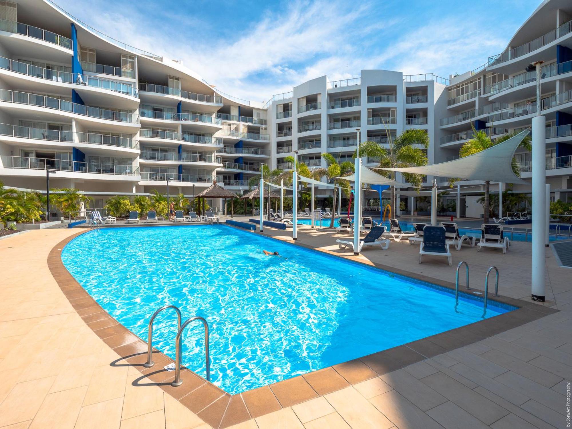 2 BDR/Apt/Foxtel/WiFi/Pool/parking/Spa/Hervey Bay view 4