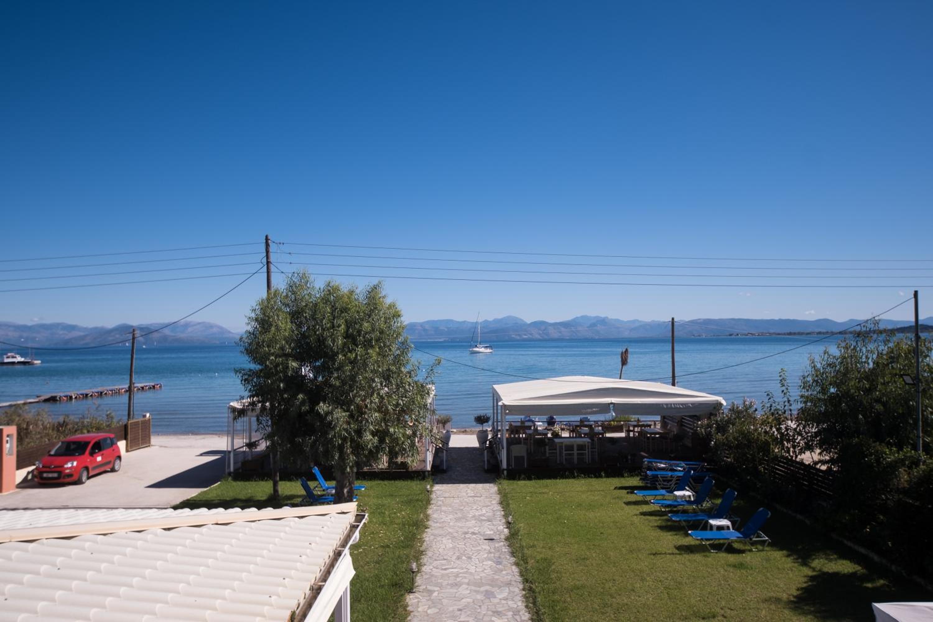 Christina Beachfront Rooms By Hotelius view 3