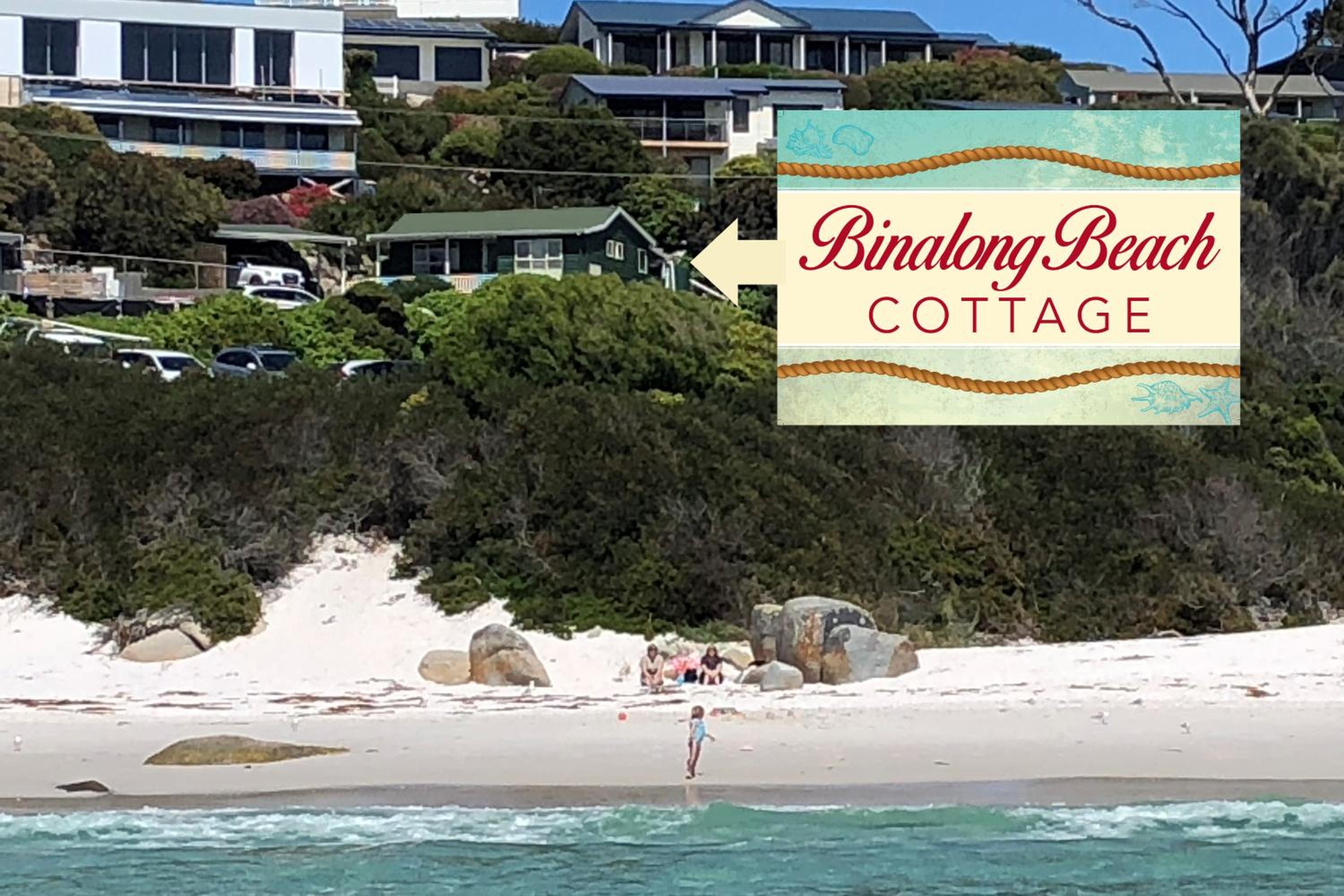 BINALONG BEACH COTTAGE Beachfront at Bay of Fires Next to Restaurant