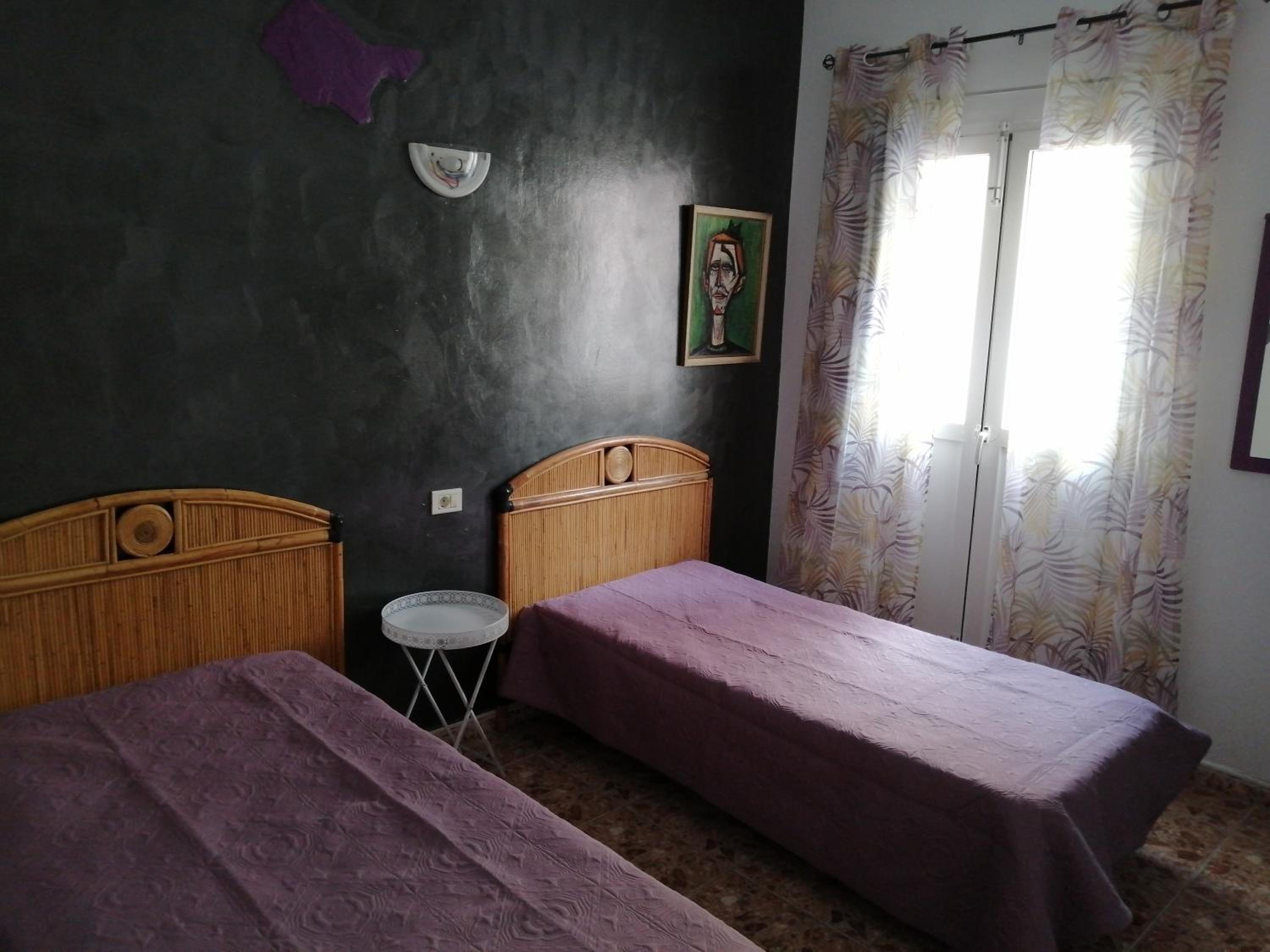 Alcaravaneras Hostel