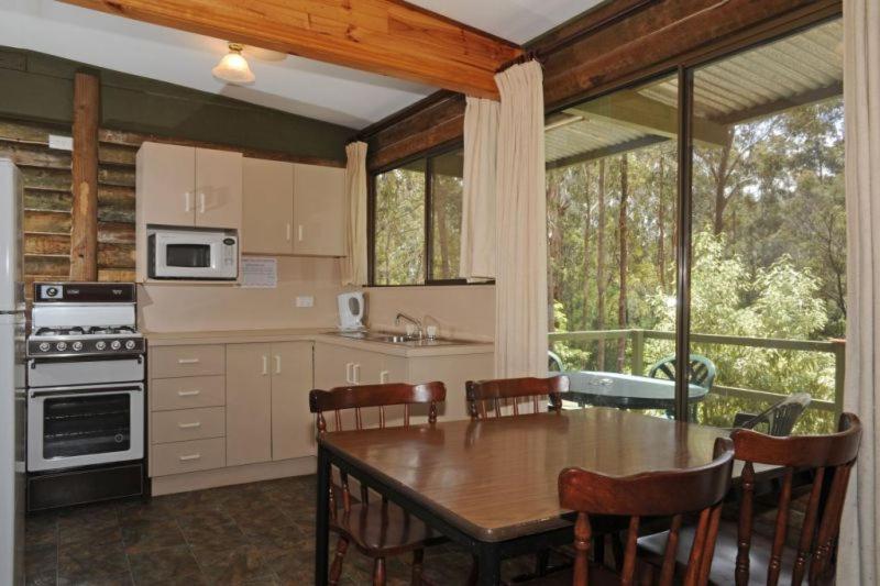 Lakes Entrance Log Cabins