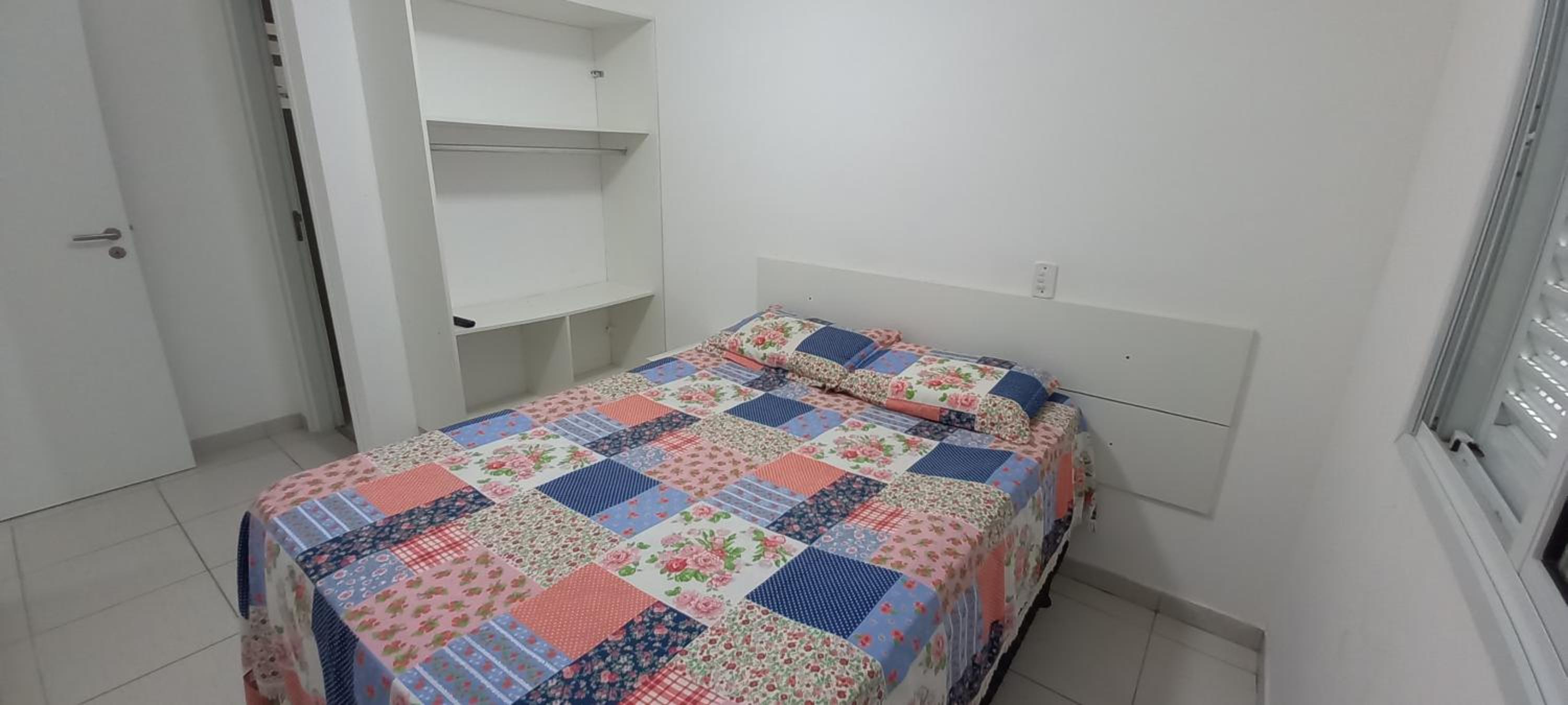 Apartamento em Ubatuba - Praia Grande com Wifi gratuito, rede de proteção e todo conforto que você merece view 3