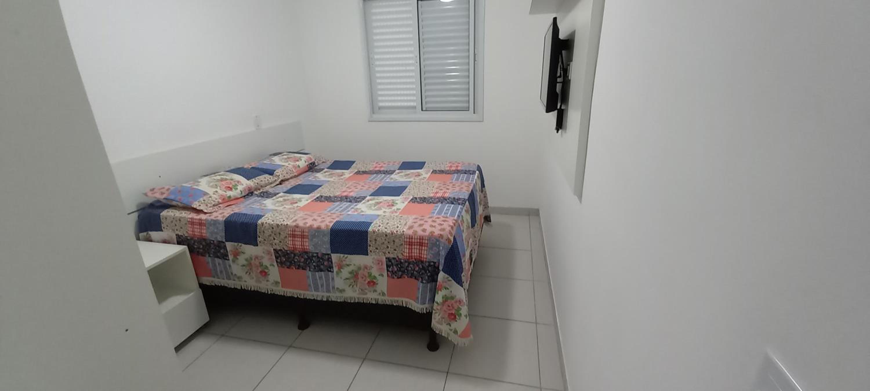 Apartamento em Ubatuba - Praia Grande com Wifi gratuito, rede de proteção e todo conforto que você merece view 4