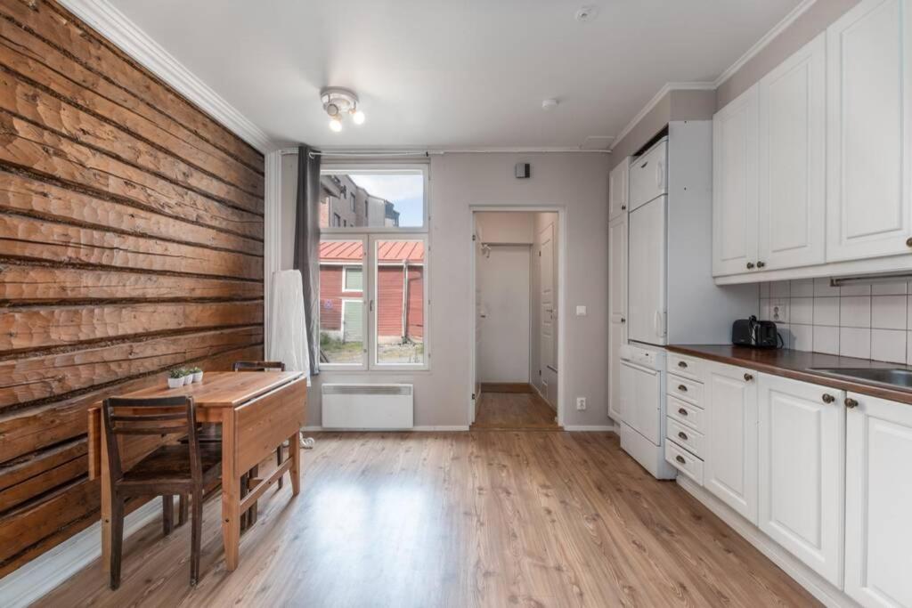 SELF-SERVICE apt 10 min from bus-&railway station, free bike! view 3