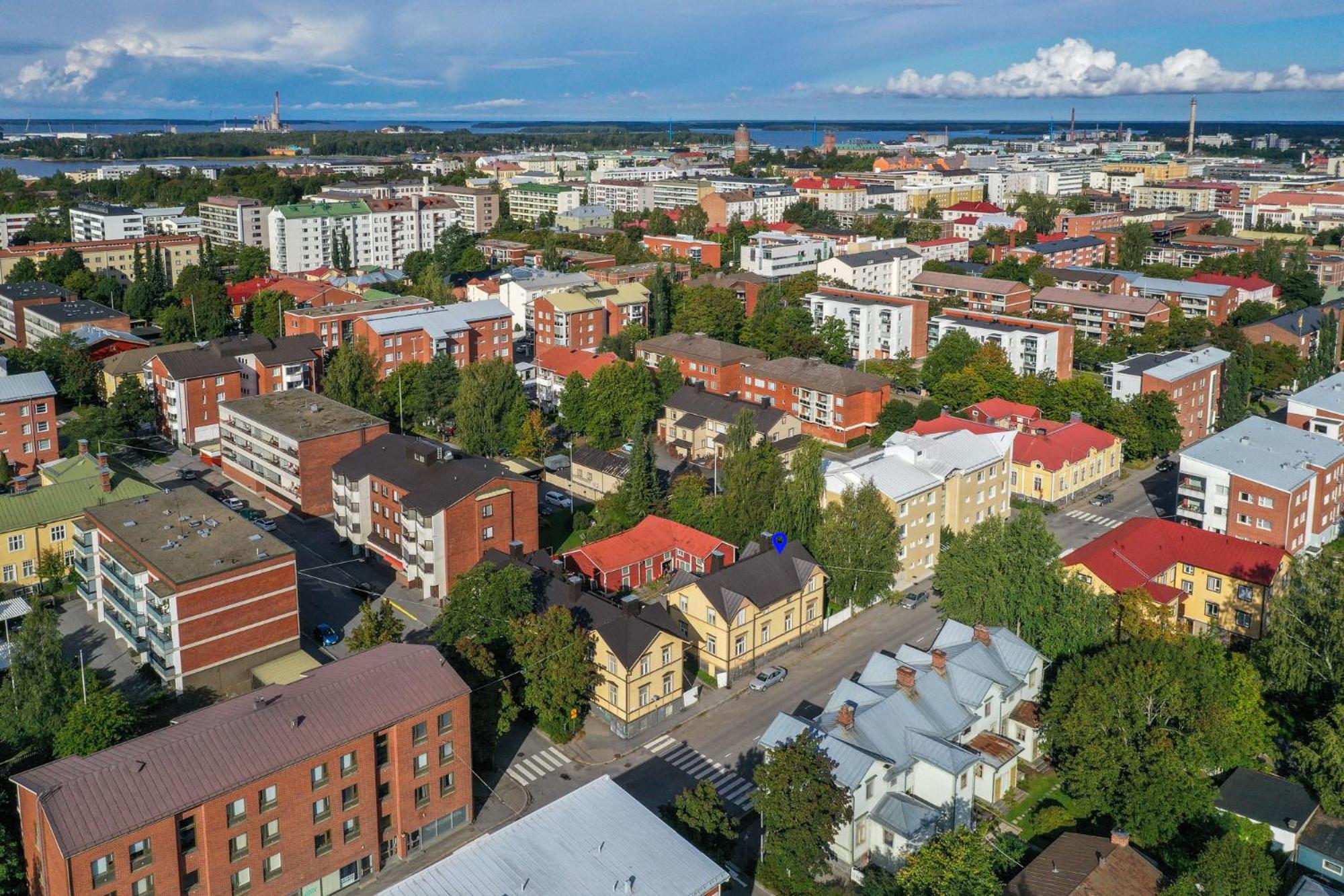 SELF-SERVICE apt 10 min from bus-&railway station, free bike! view 2