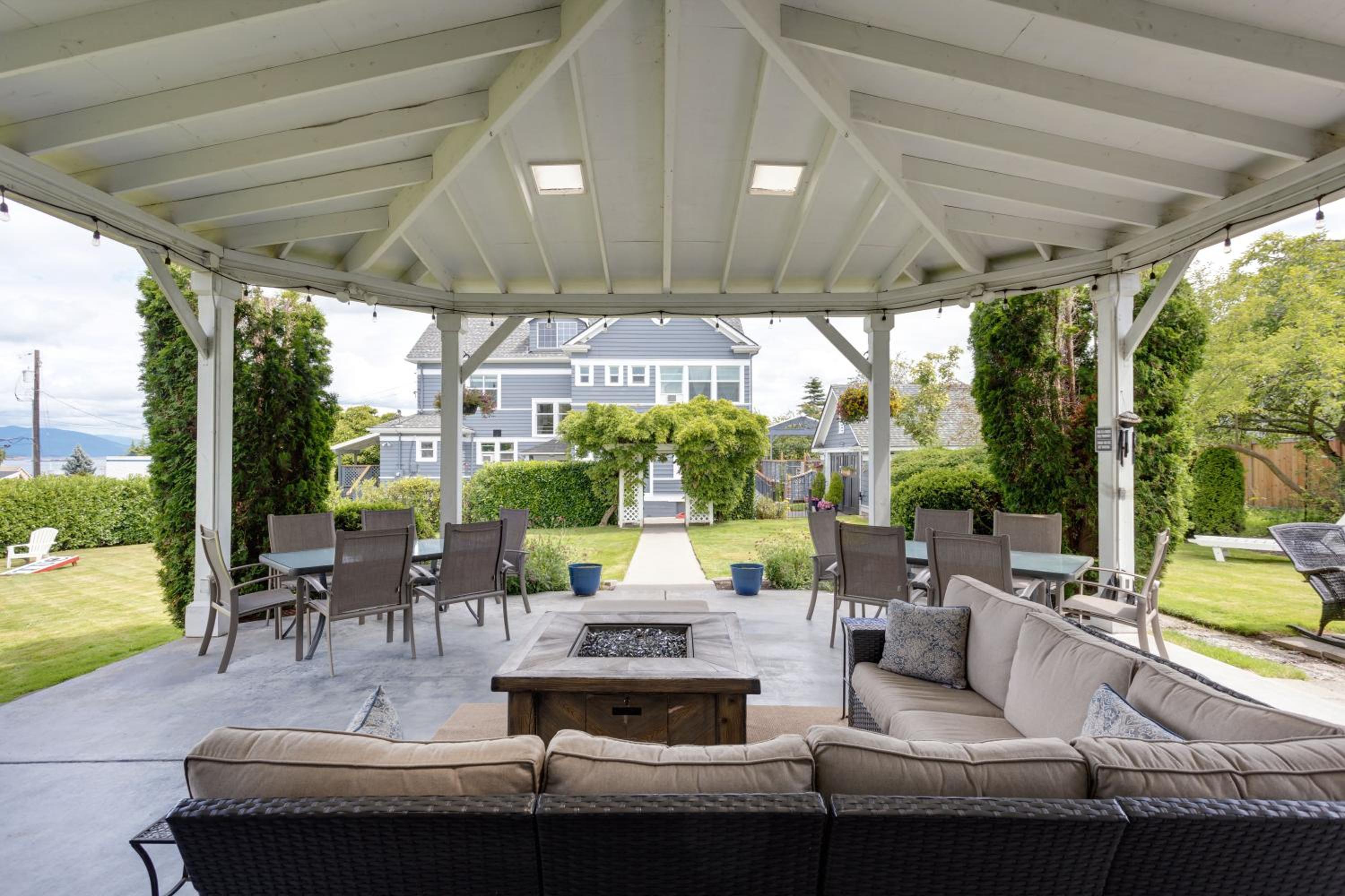 Nantucket Inn - Anacortes