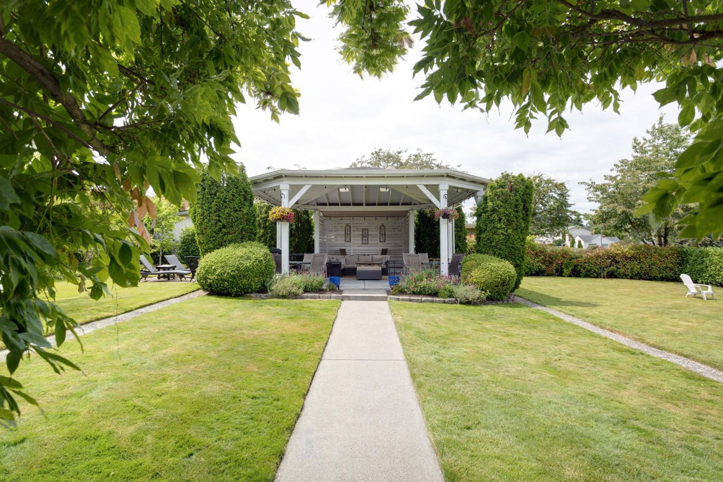 Nantucket Inn - Anacortes