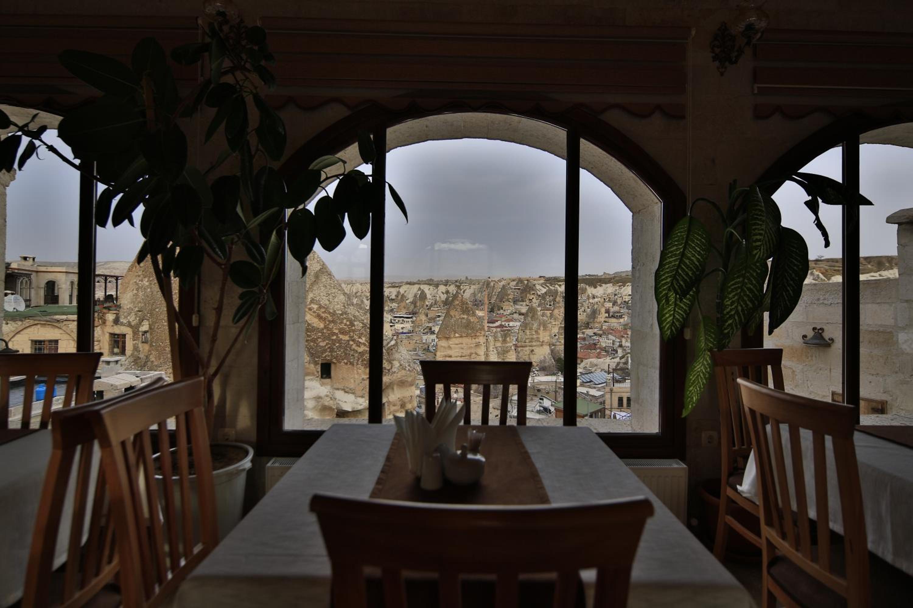 Harman Cave Hotel - Image 55