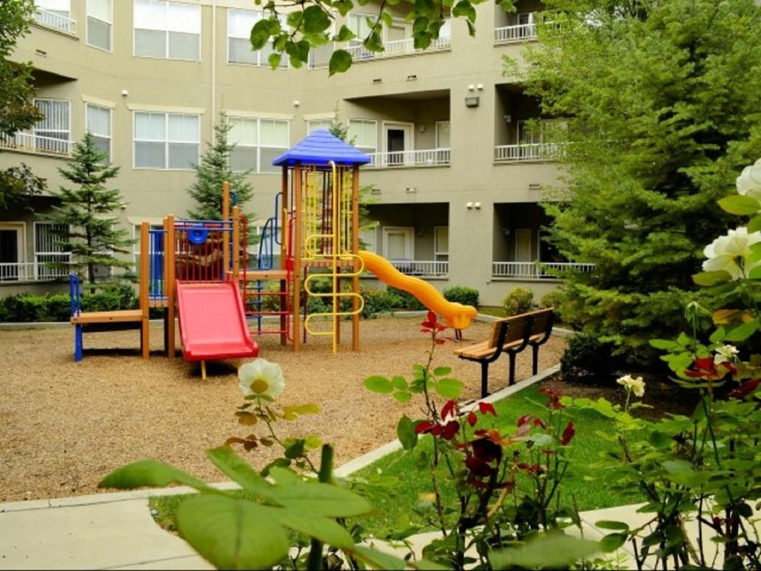 Downtown Condo Near Convention Center (Disability Access) view 3