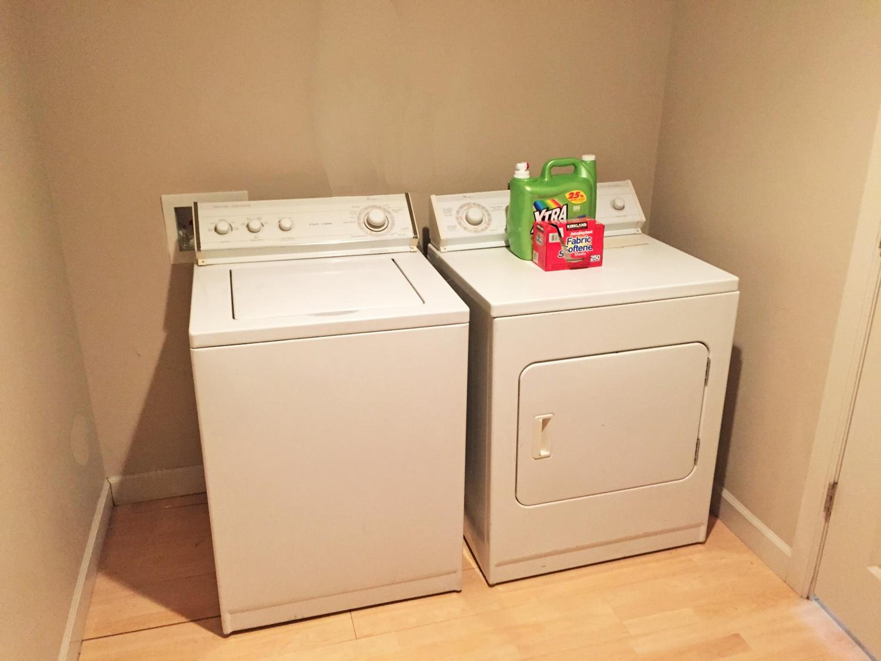 Downtown Condo Near Convention Center (Disability Access) view 4