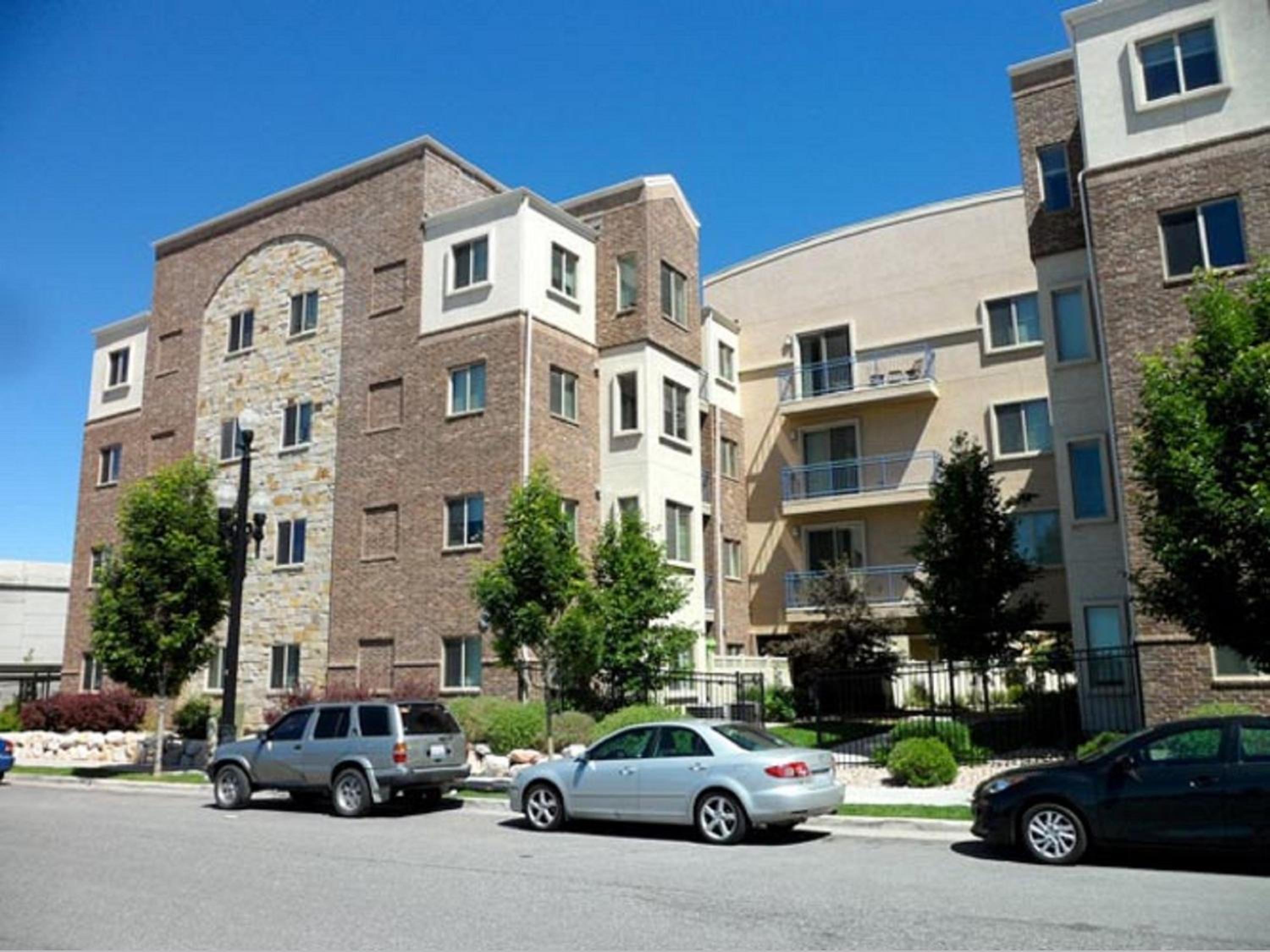 Hotel Downtown Condo Near Convention Center (Disability Access) - Image 1