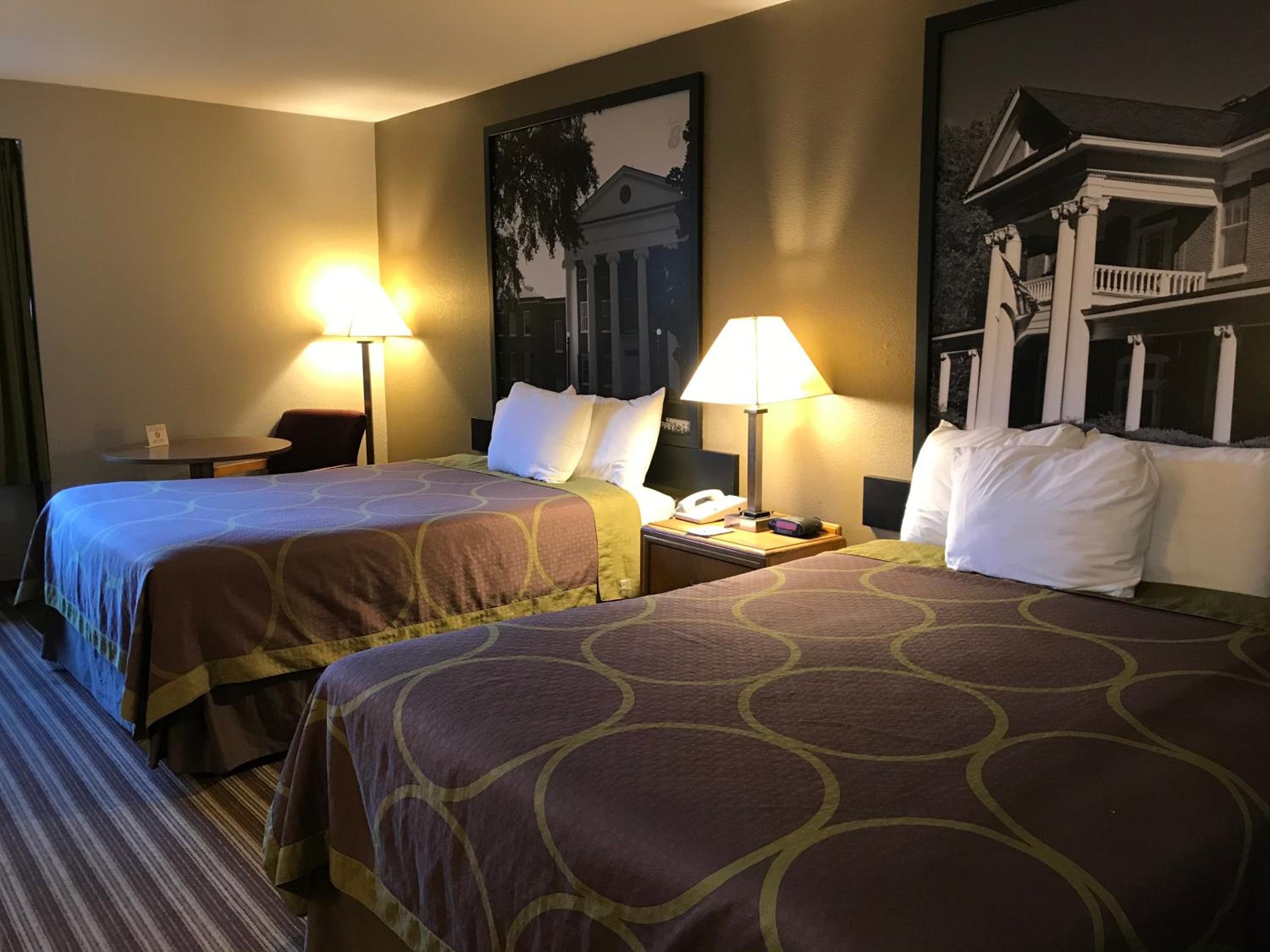 Oxford Vacations - Super 8 by Wyndham Oxford - Property Image 2