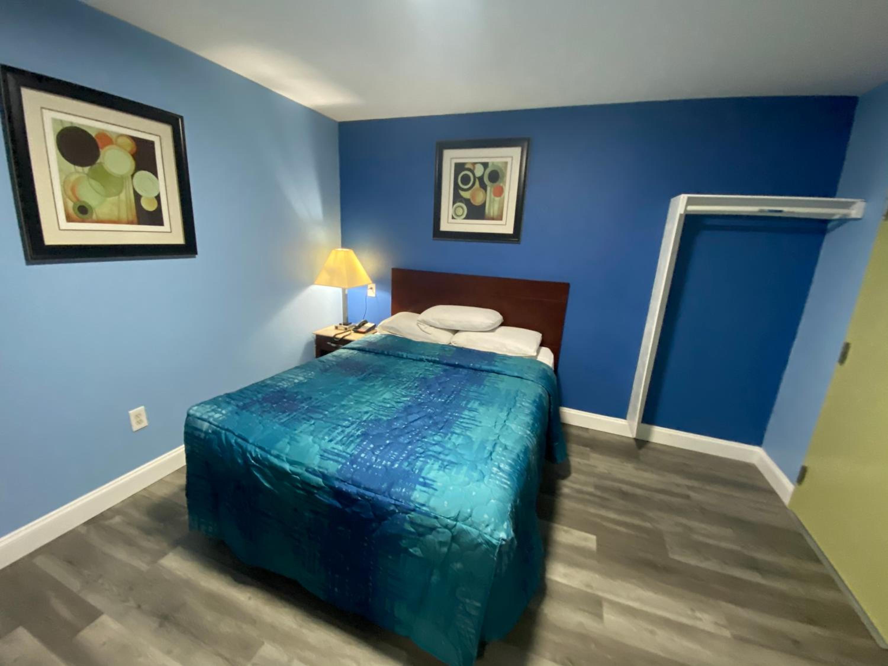 Red Carpet Inn & Suites Wrightstown