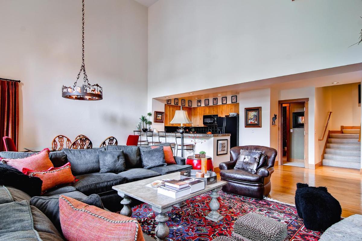 Villa Montane by East West Hospitality