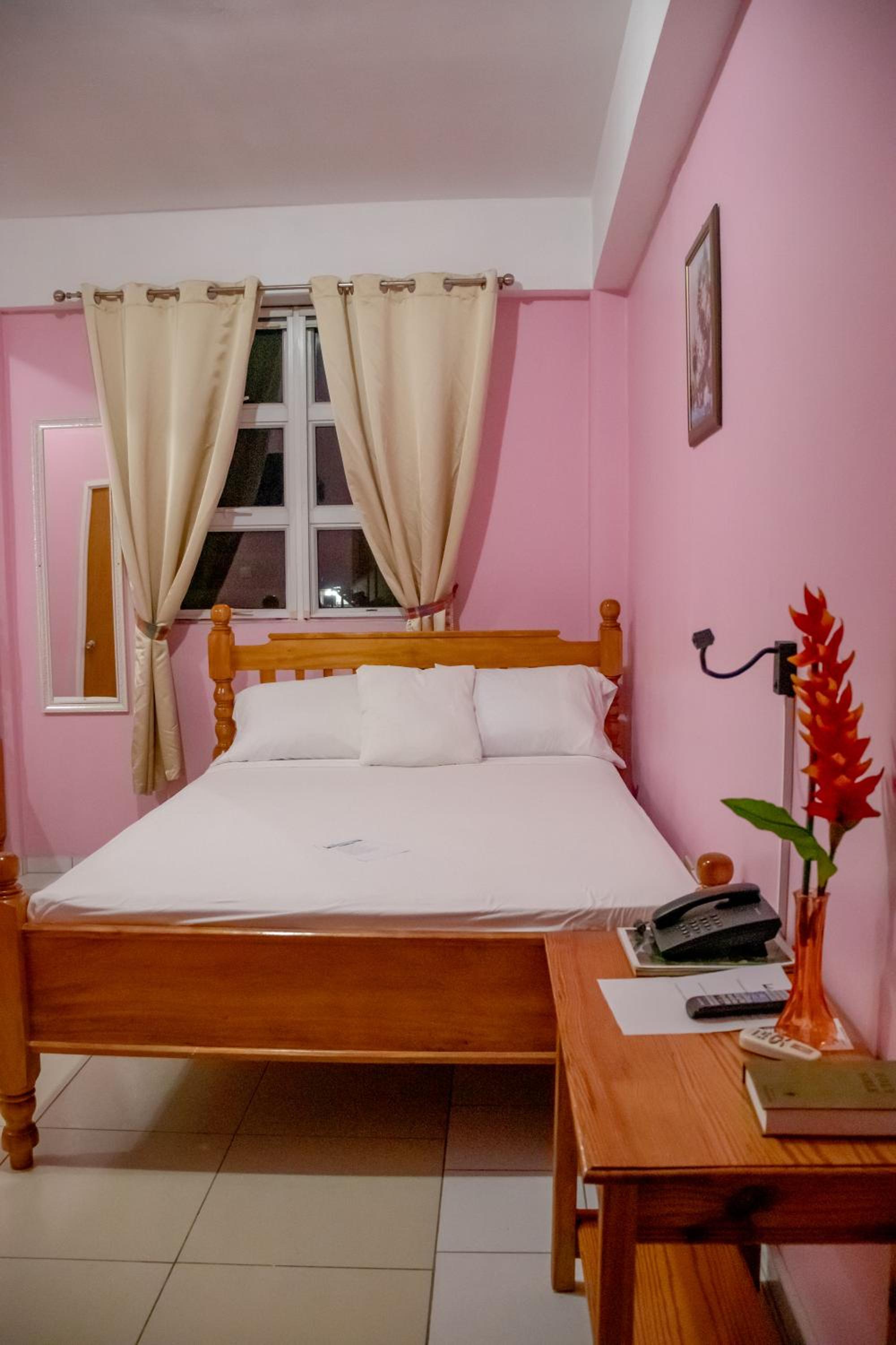 La Flamboyant Hotel