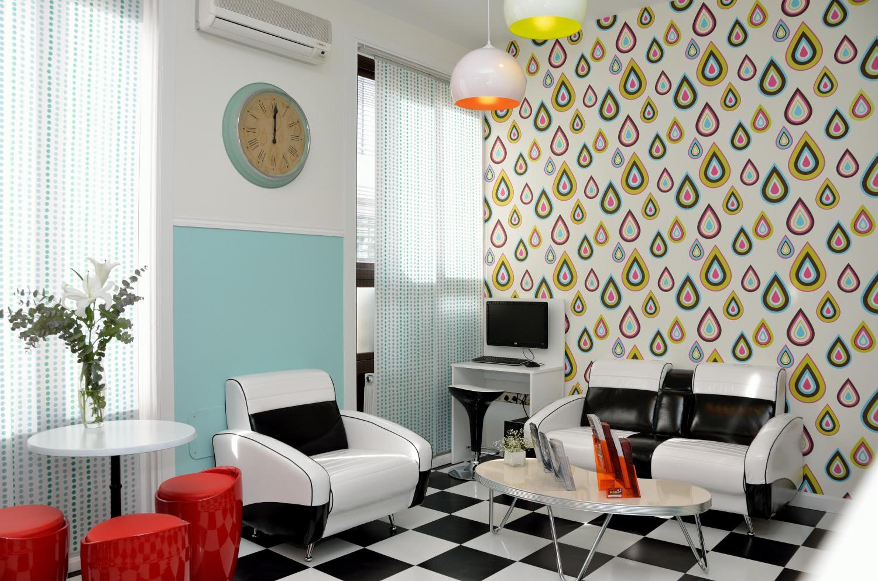 Far Home Plaza Mayor - Image 3