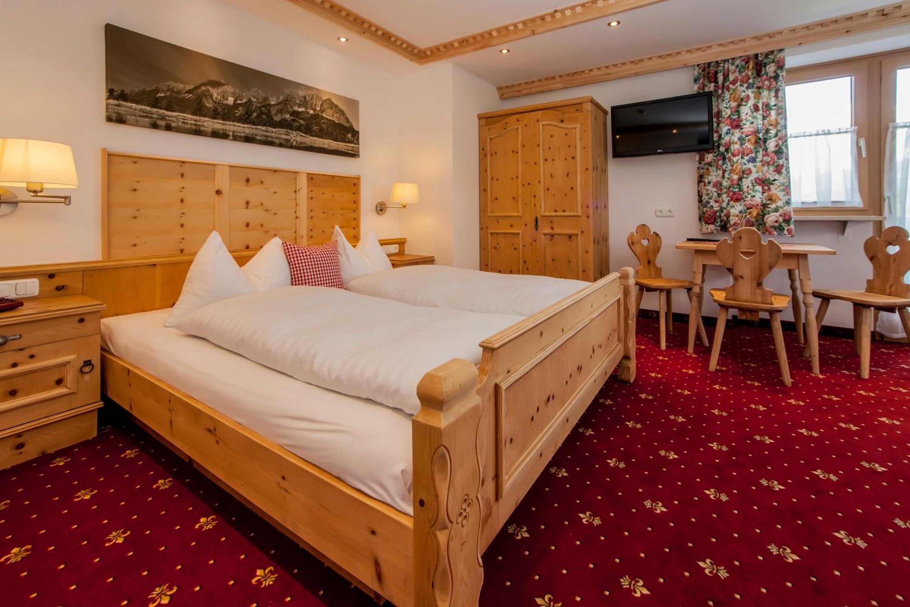 Kaiserhotel Kitzbühler Alpen view 4