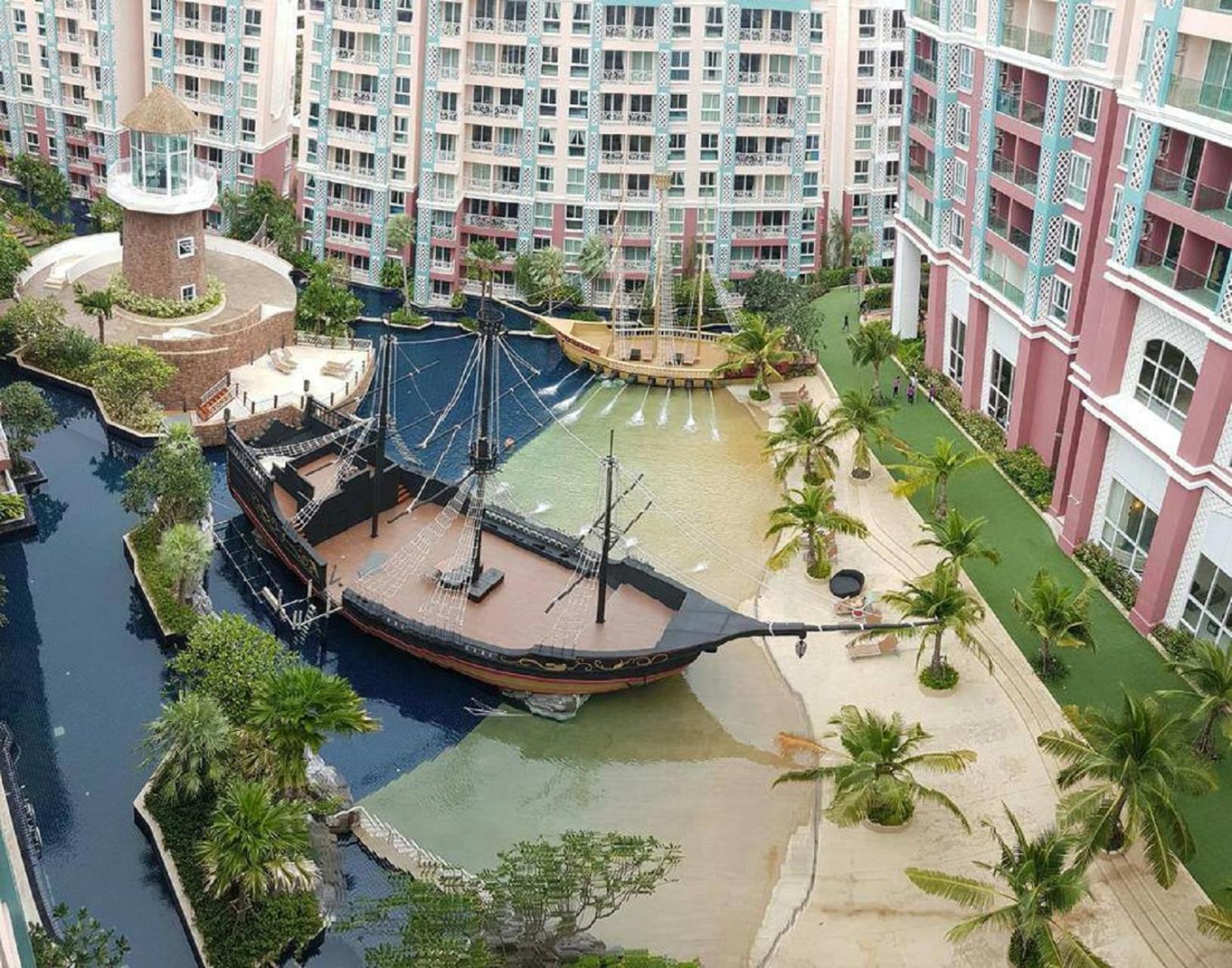 Grande Caribbean Condo by Somphong