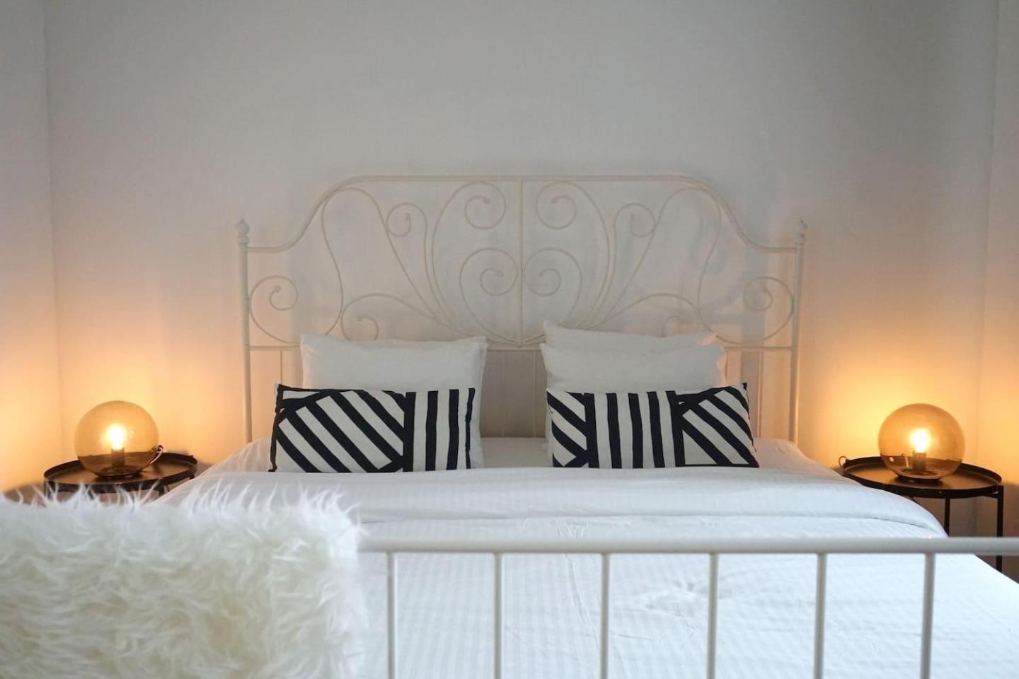 Large Apartments - Great for Groups - with Balcony or Terrace