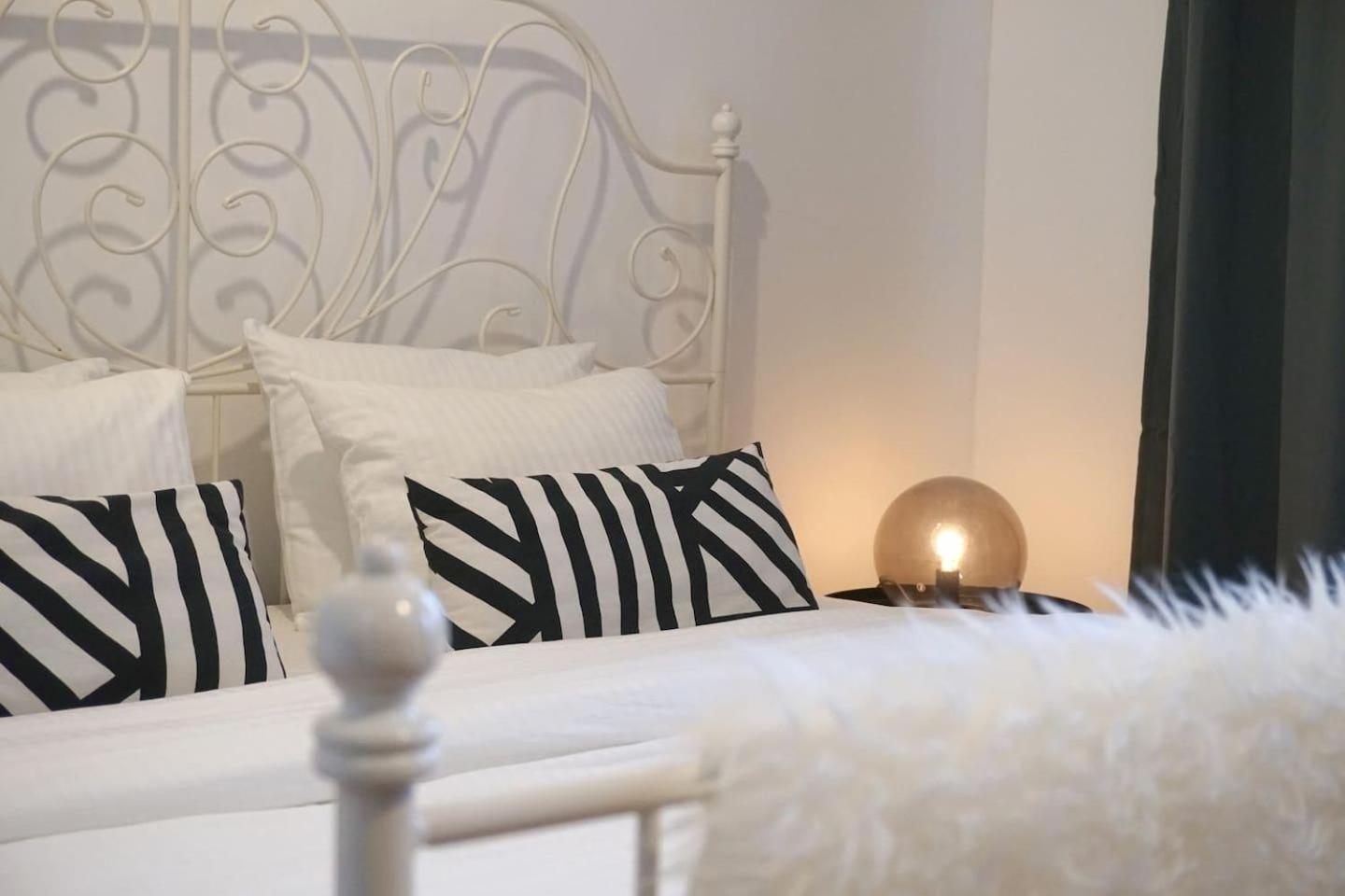 Large Apartments - Great for Groups - with Balcony or Terrace