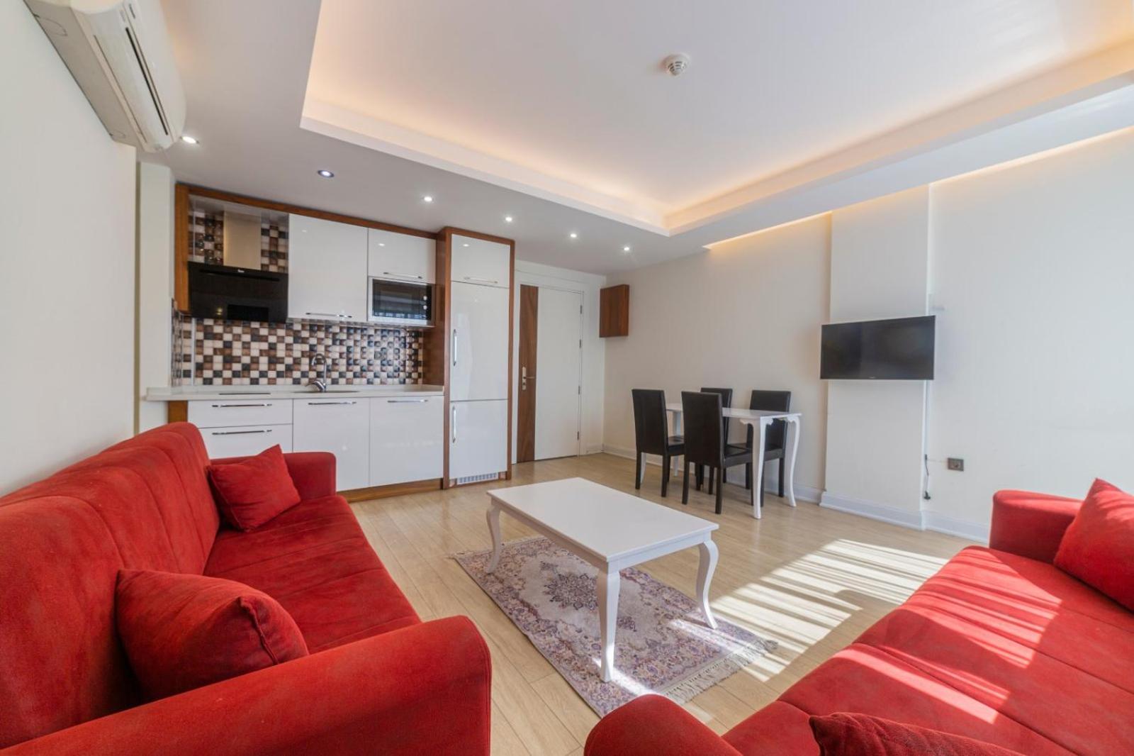 TEMA LARA APART