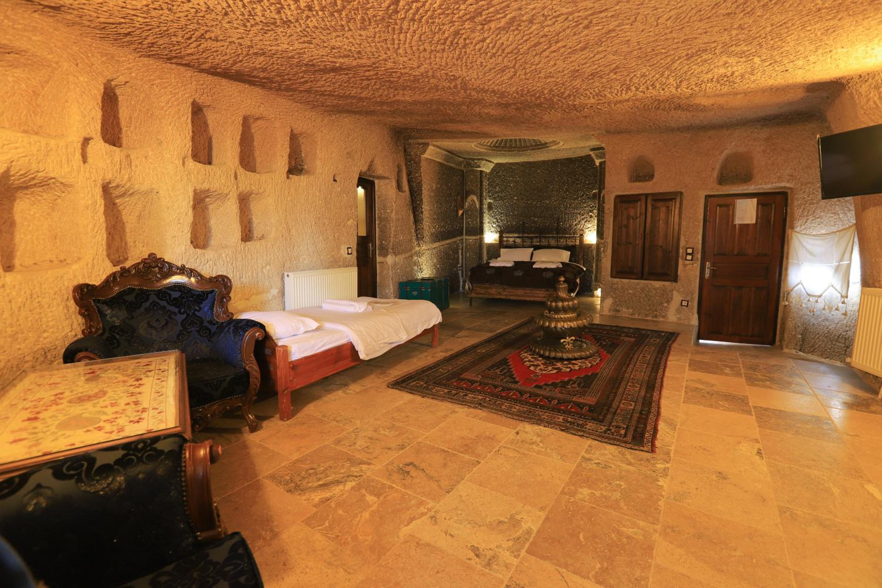 Antique Terrace Cave Suites - Image 21