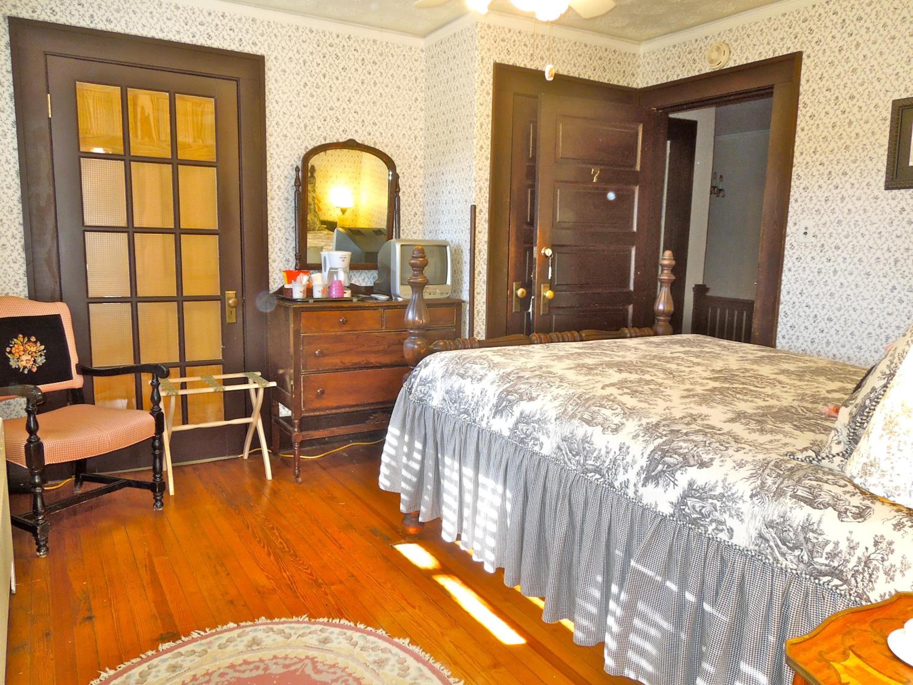 Oakland Cottage Bed and Breakfast