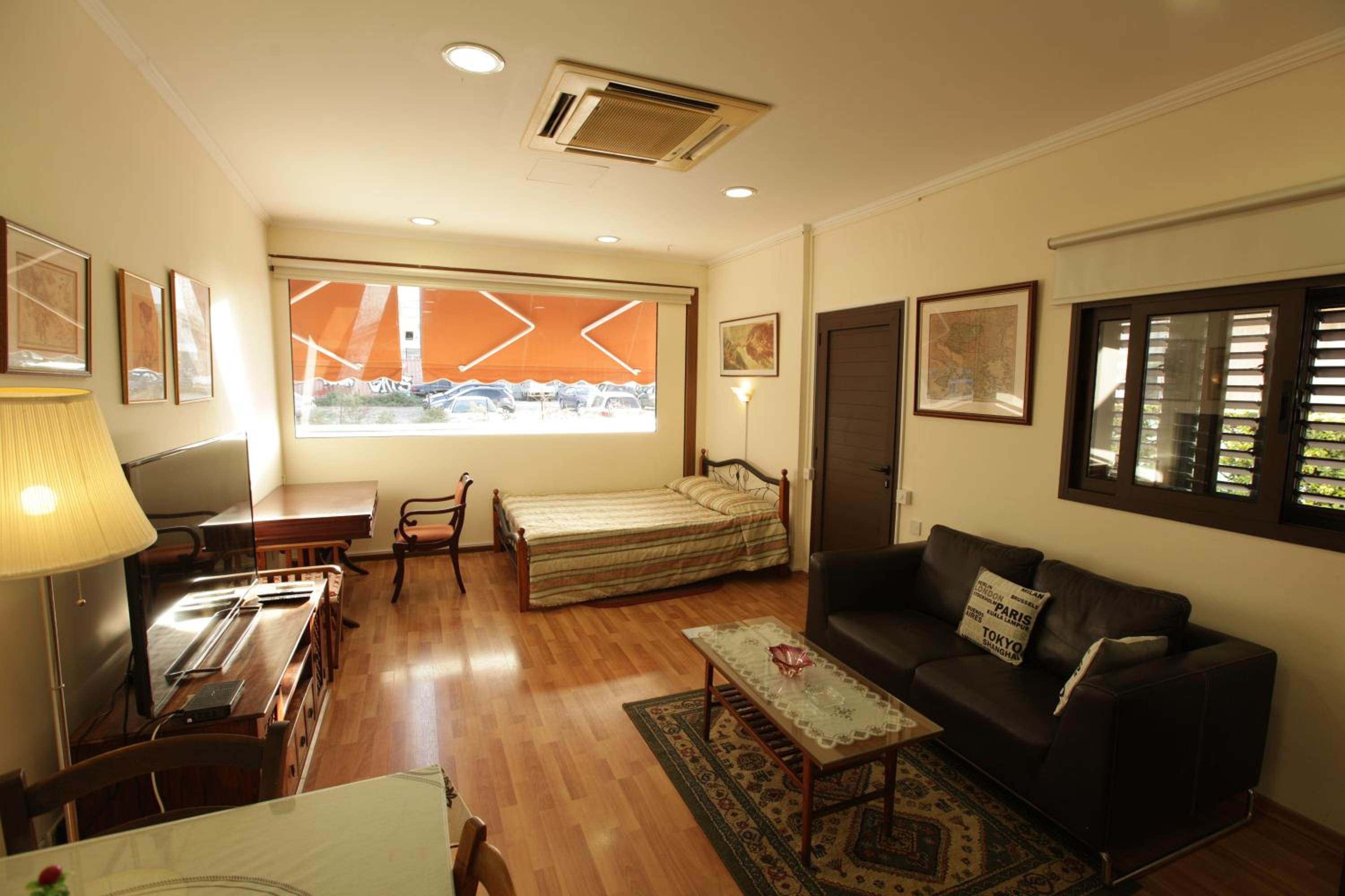 Hotel Nicosia Luxury Studio - Image 1