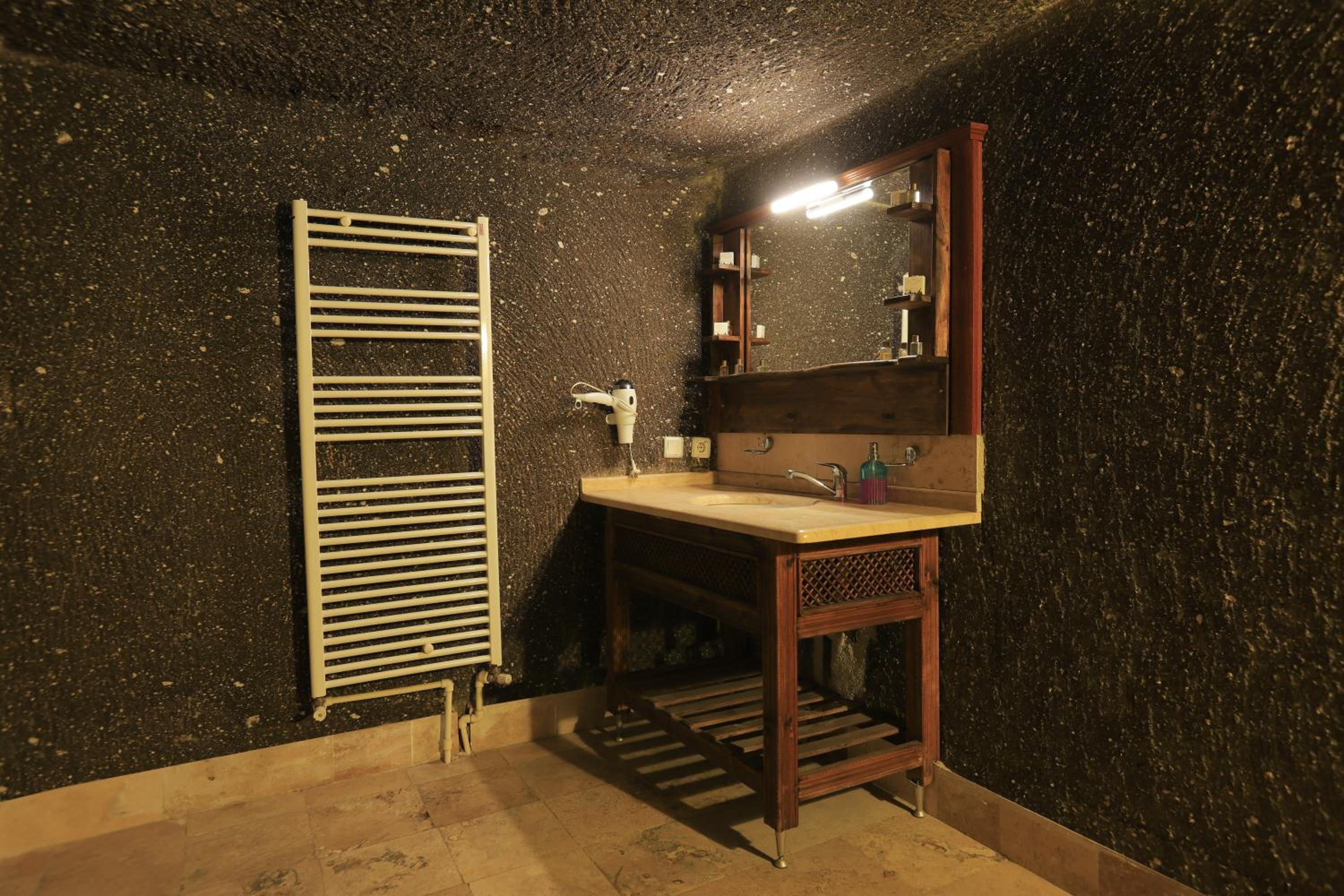 Antique Terrace Cave Suites - Image 35