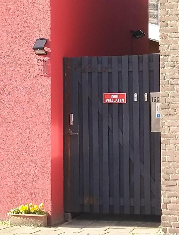 B&B 16C Maassluis NL view 2