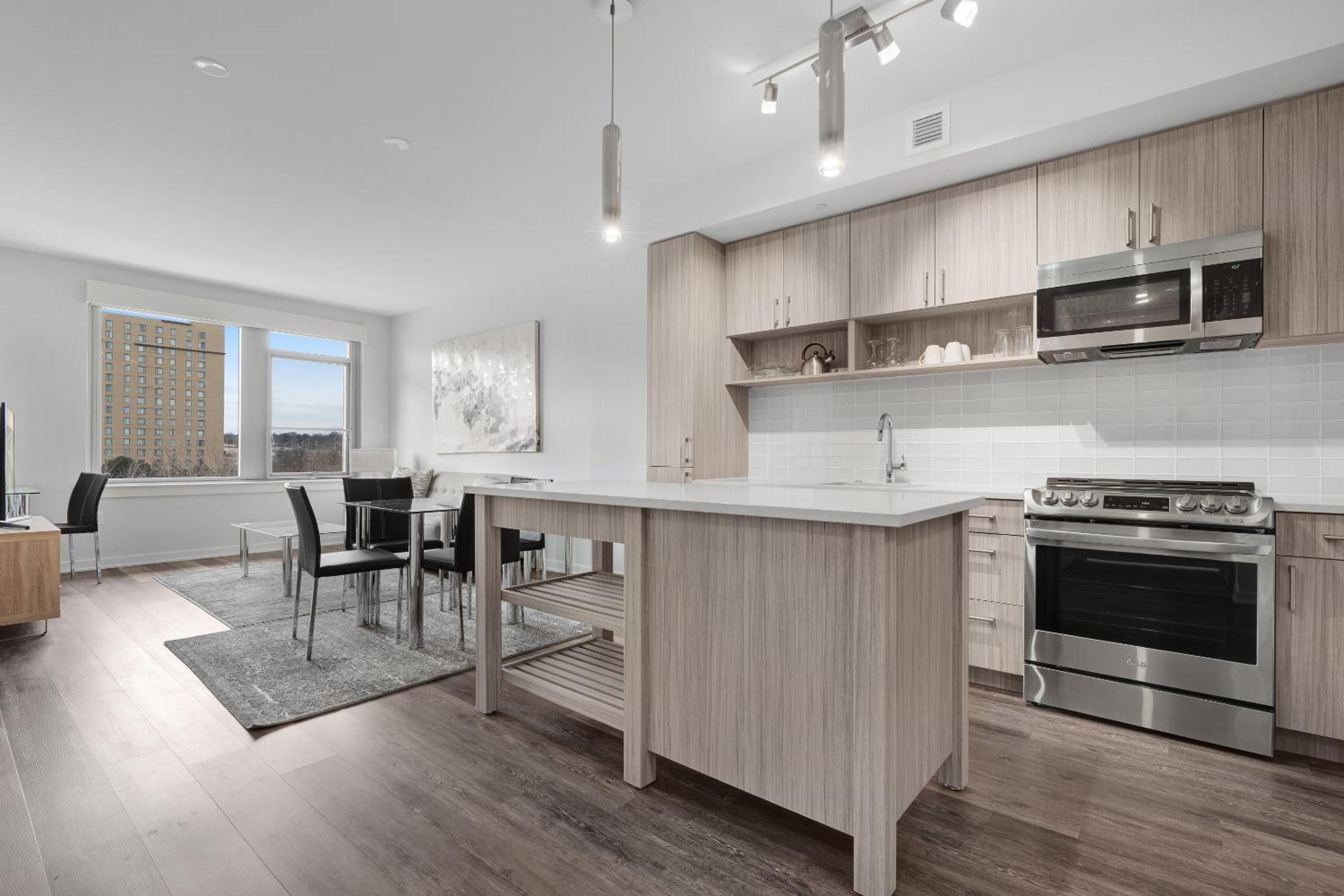 Global Luxury Suites Crystal City