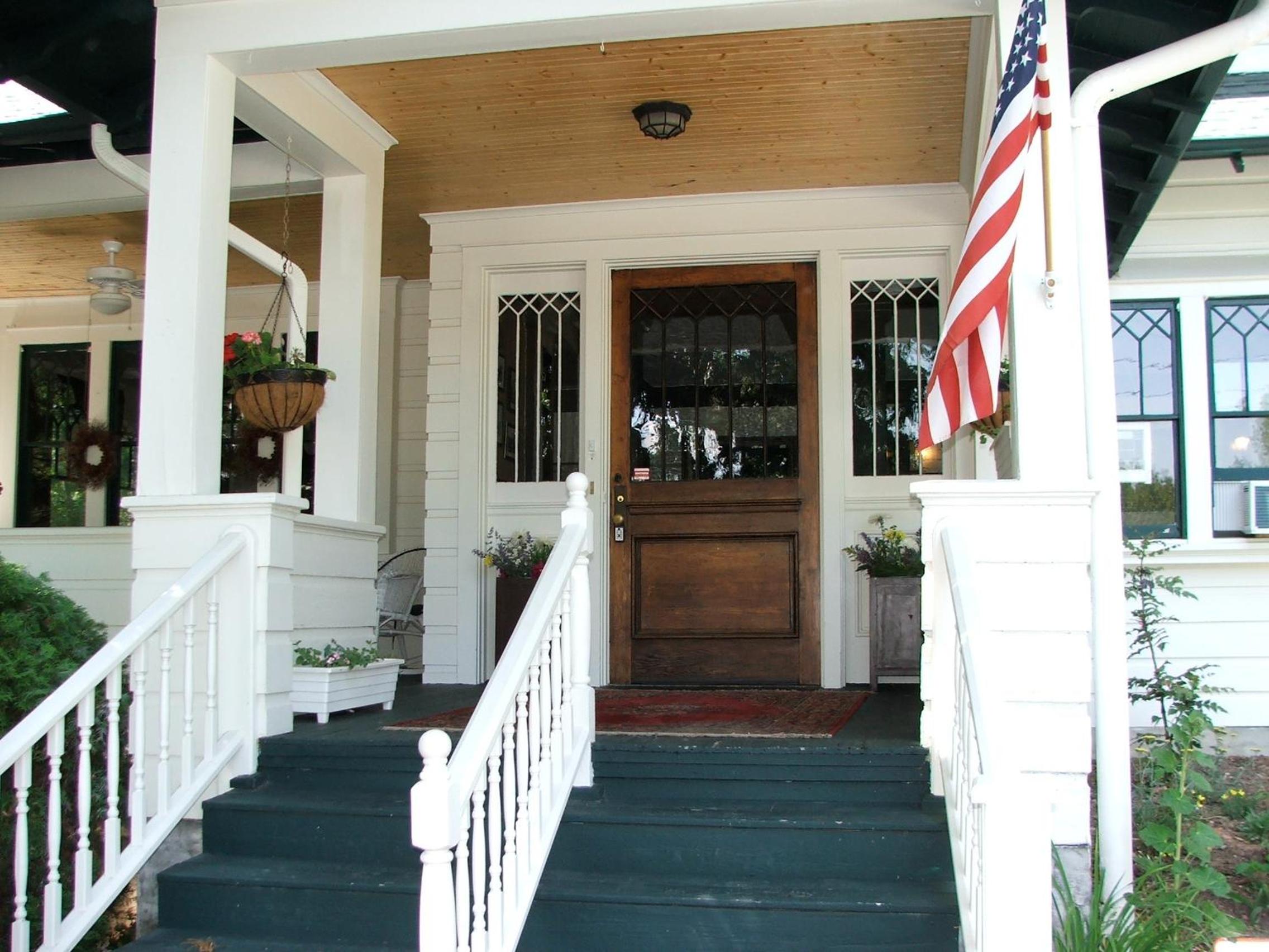 Oakland Cottage Bed and Breakfast