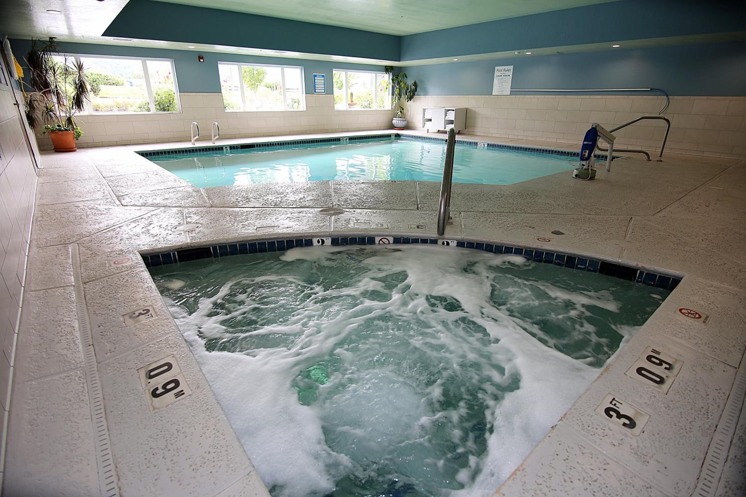 Ashland Vacations - Holiday Inn Express Hotel Suites Ashland, an IHG Hotel - Property Image 48