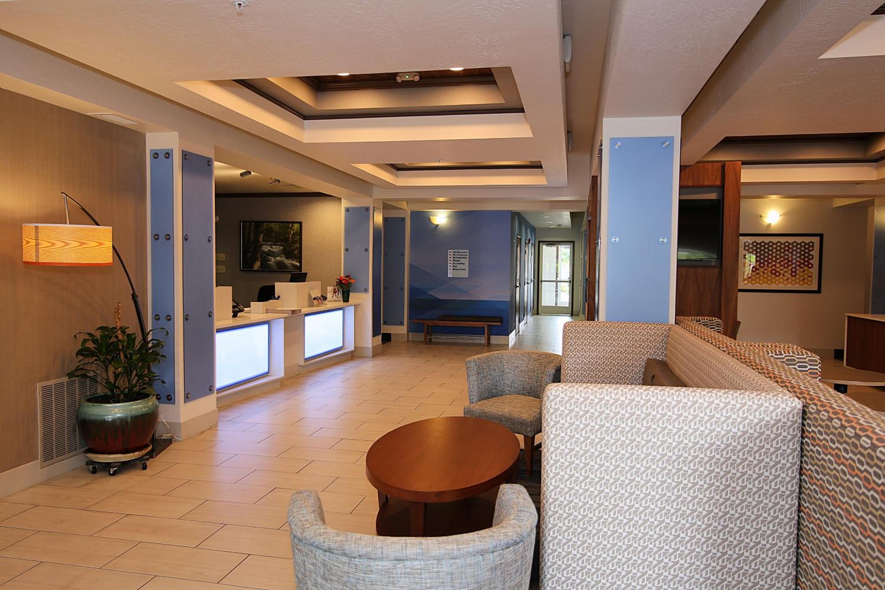 Ashland Vacations - Holiday Inn Express Hotel Suites Ashland, an IHG Hotel - Property Image 14