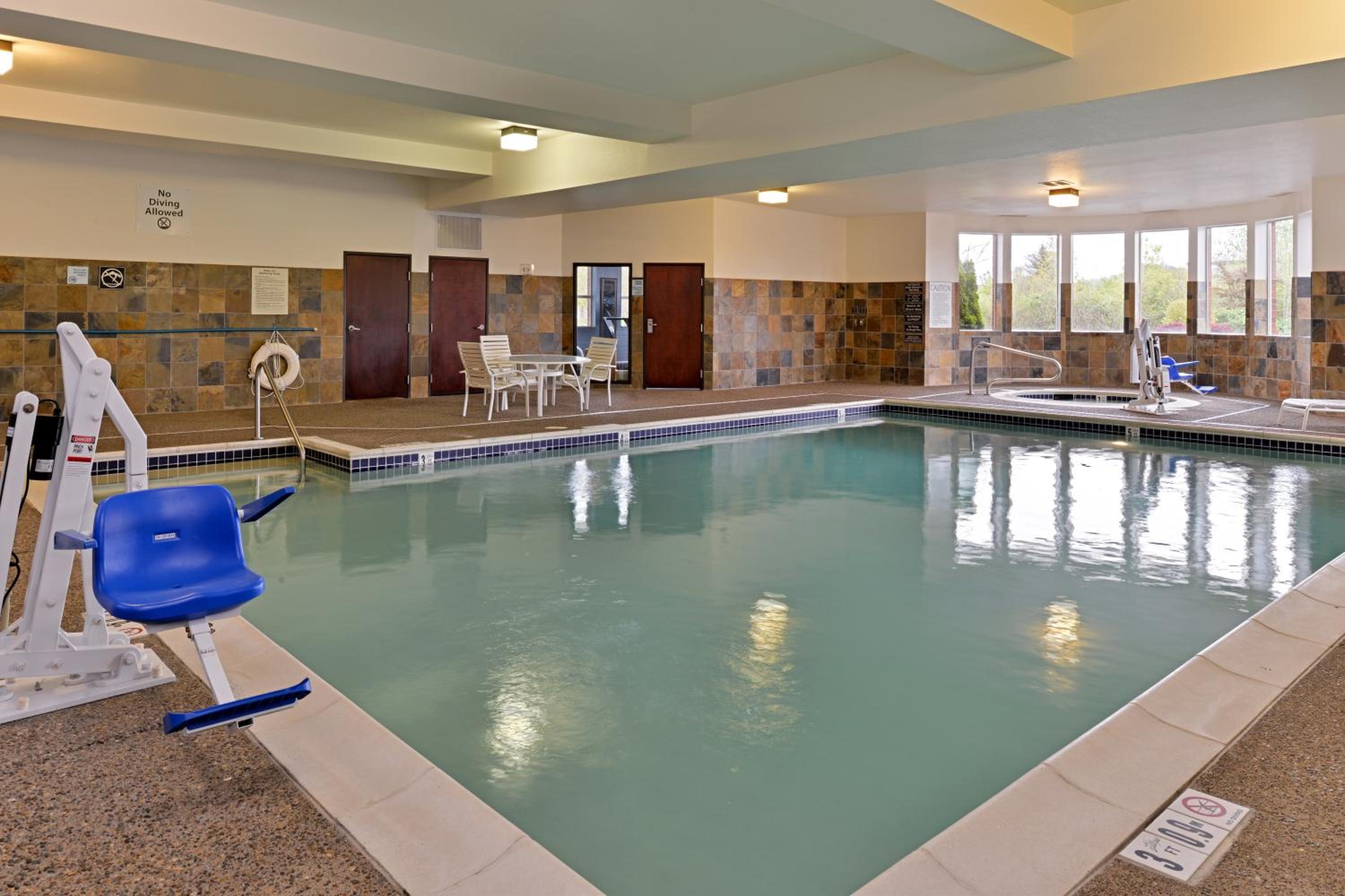 Albany Vacations - Holiday Inn Express Hotel  Suites Albany, an IHG Hotel - Property Image 33