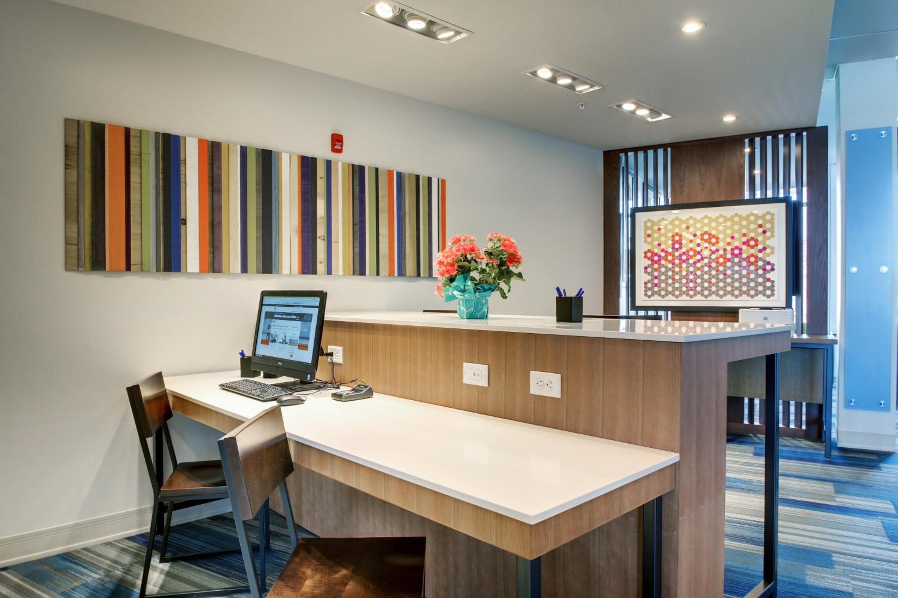Galesburg Vacations - Holiday Inn Express Suites Galesburg, an IHG Hotel - Property Image 17