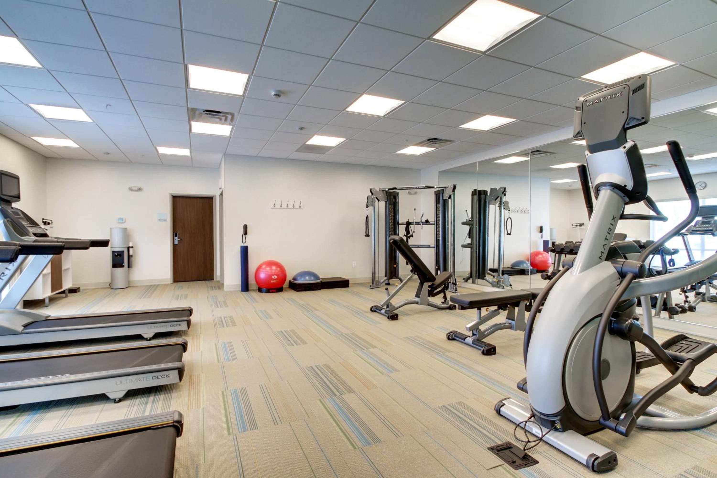Galesburg Vacations - Holiday Inn Express Suites Galesburg, an IHG Hotel - Property Image 2