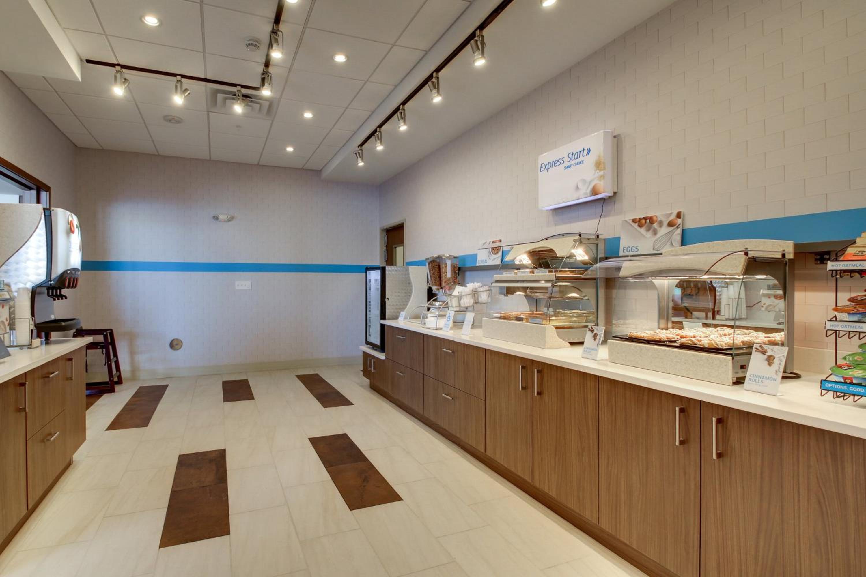 Galesburg Vacations - Holiday Inn Express Suites Galesburg, an IHG Hotel - Property Image 12
