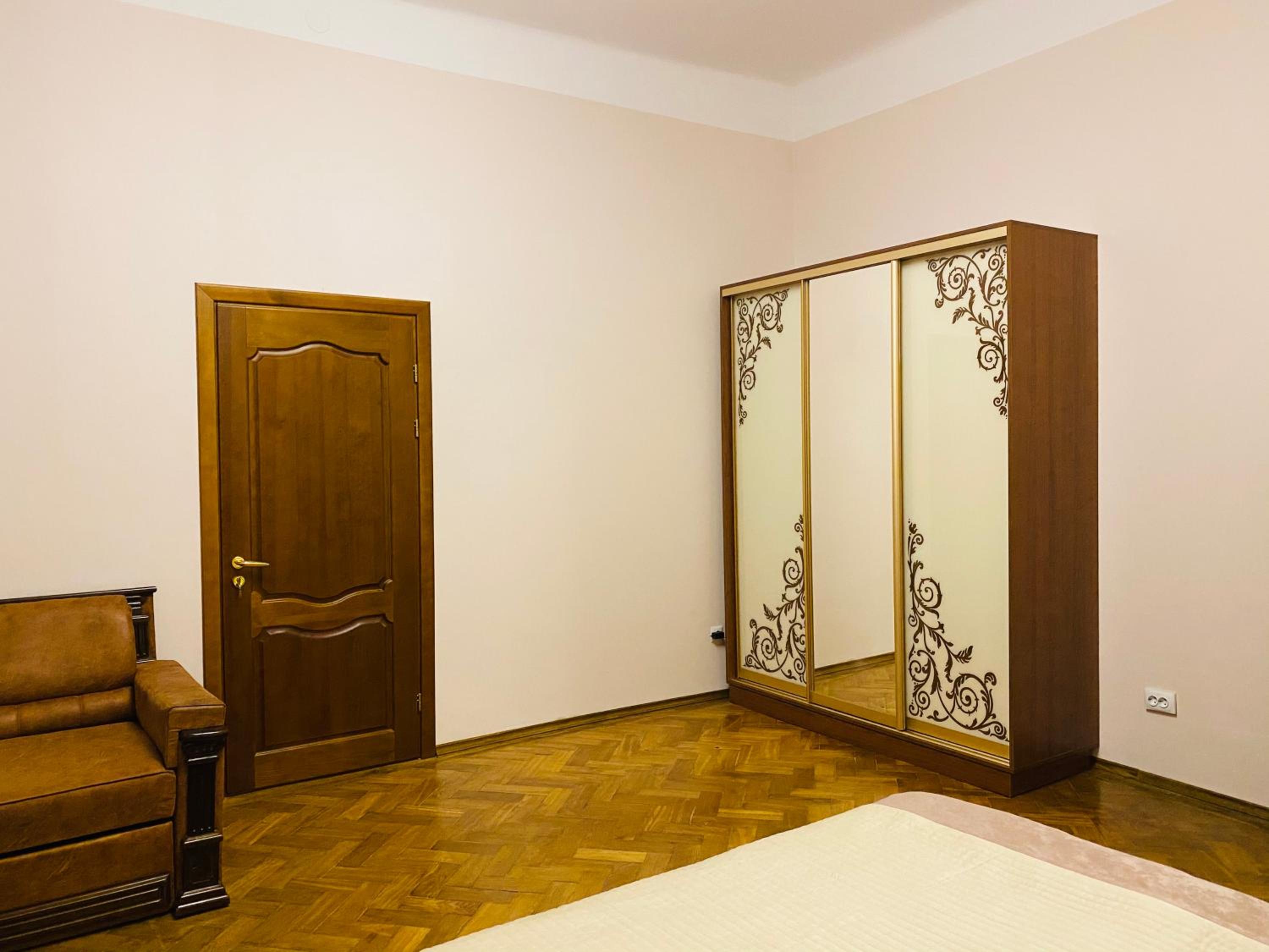 Верхрат en Lviv — hotel room