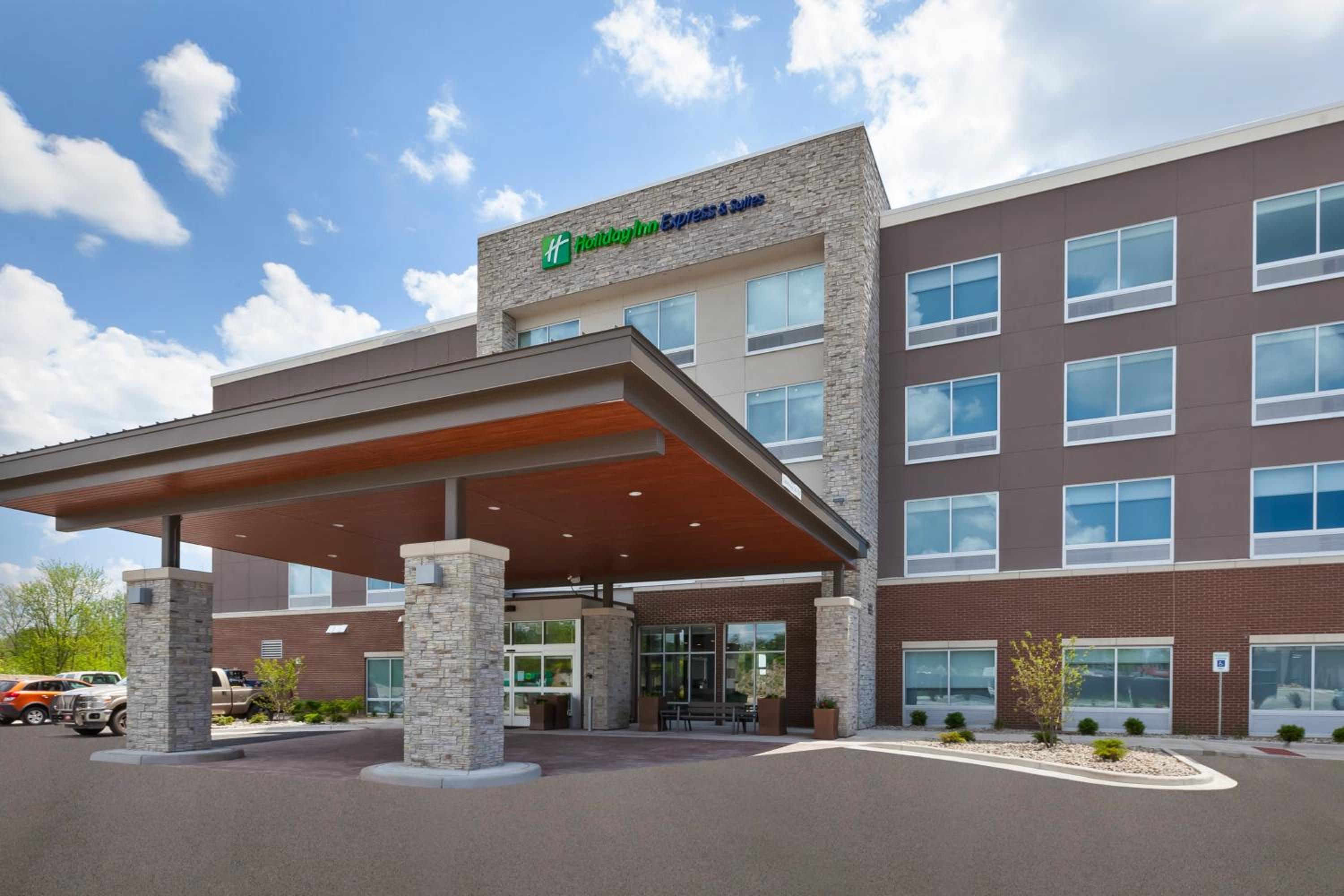 Hotel Holiday Inn Express & Suites Grand Rapids Airport - South By Ihg