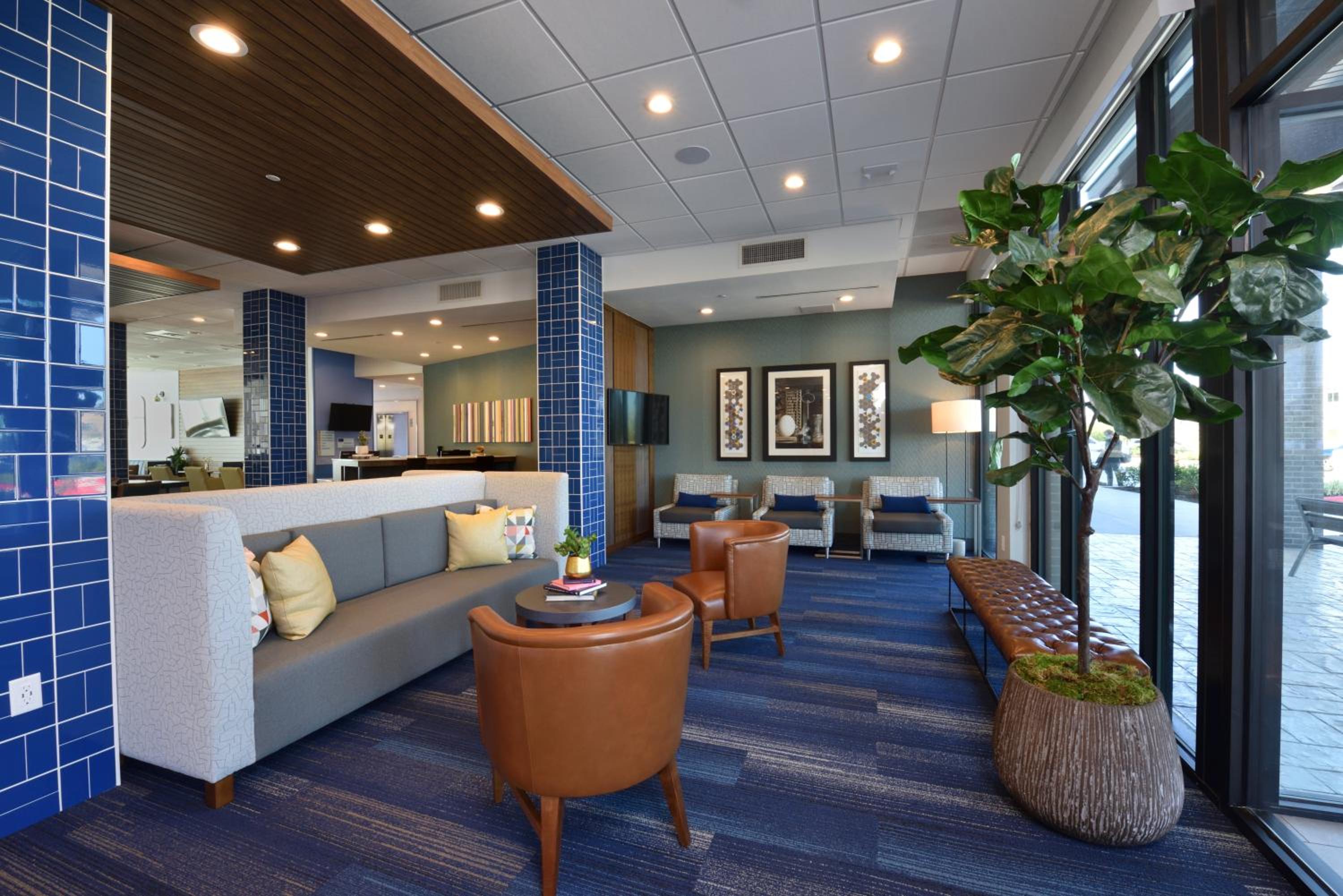 Palm Springs Vacations - Holiday Inn Express Suites Spring - Woodlands Area, an IHG Hotel - Property Image 55