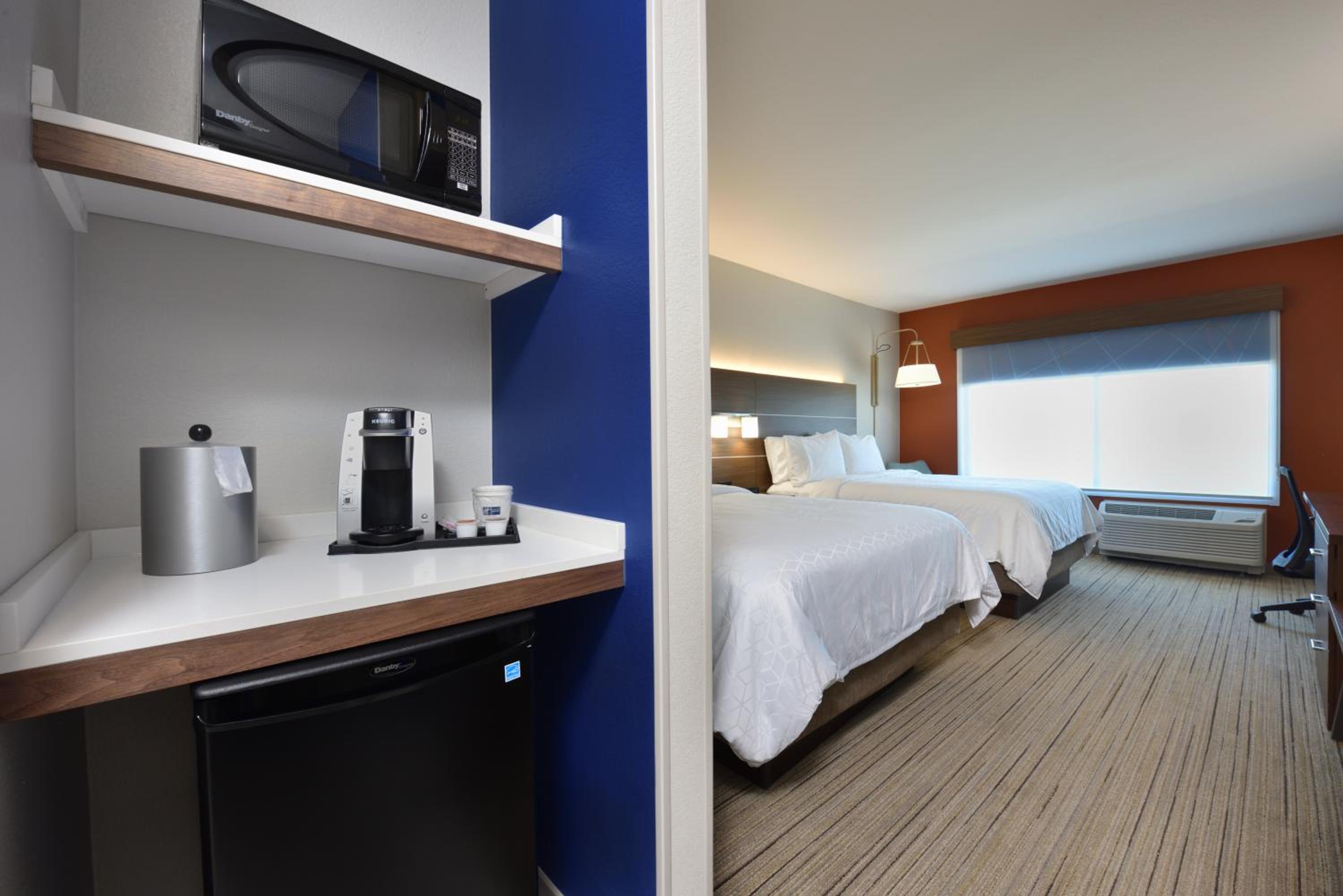 Palm Springs Vacations - Holiday Inn Express  Suites Spring - Woodlands Area, an IHG Hotel - Property Image 12