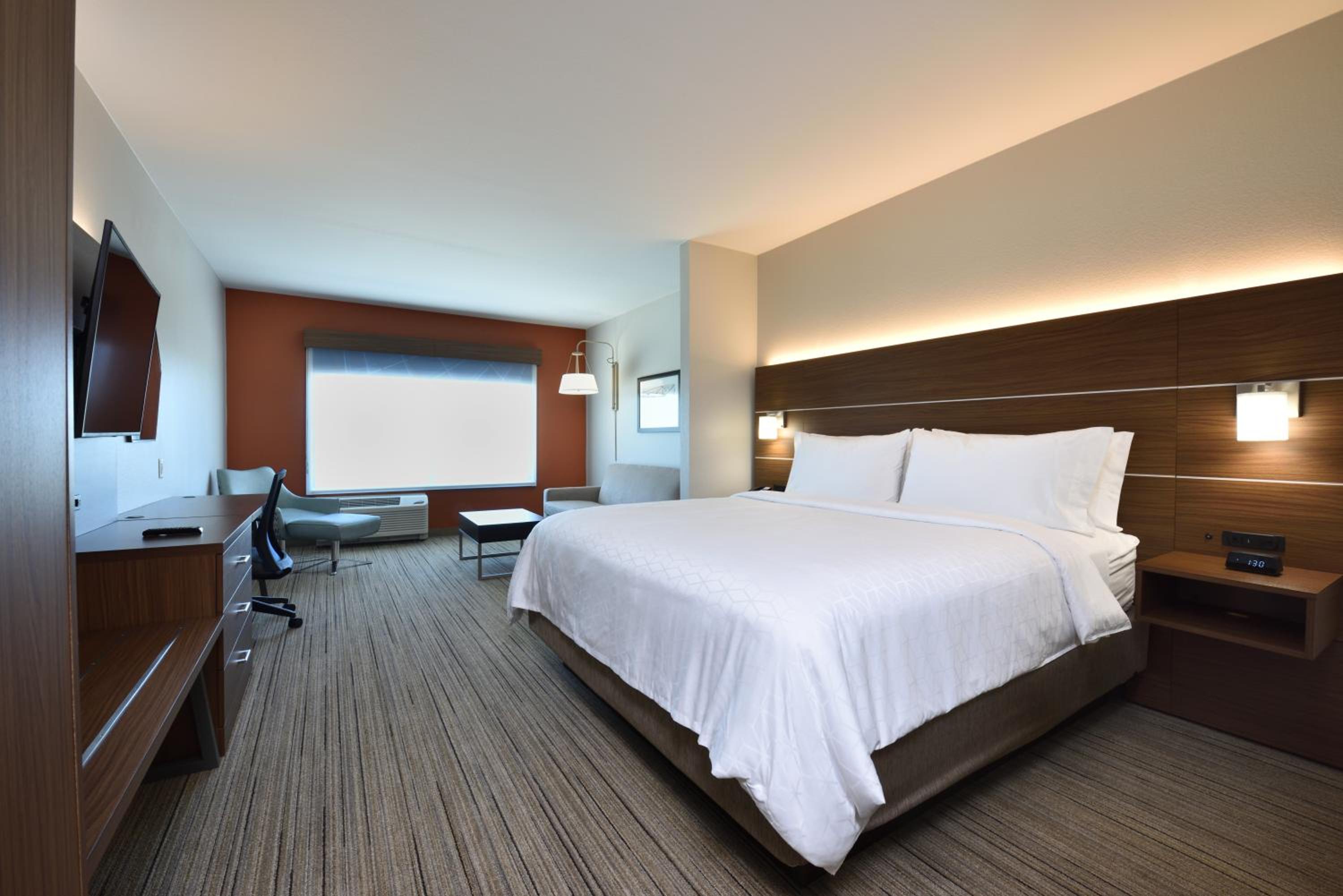 Palm Springs Vacations - Holiday Inn Express Suites Spring - Woodlands Area, an IHG Hotel - Property Image 20