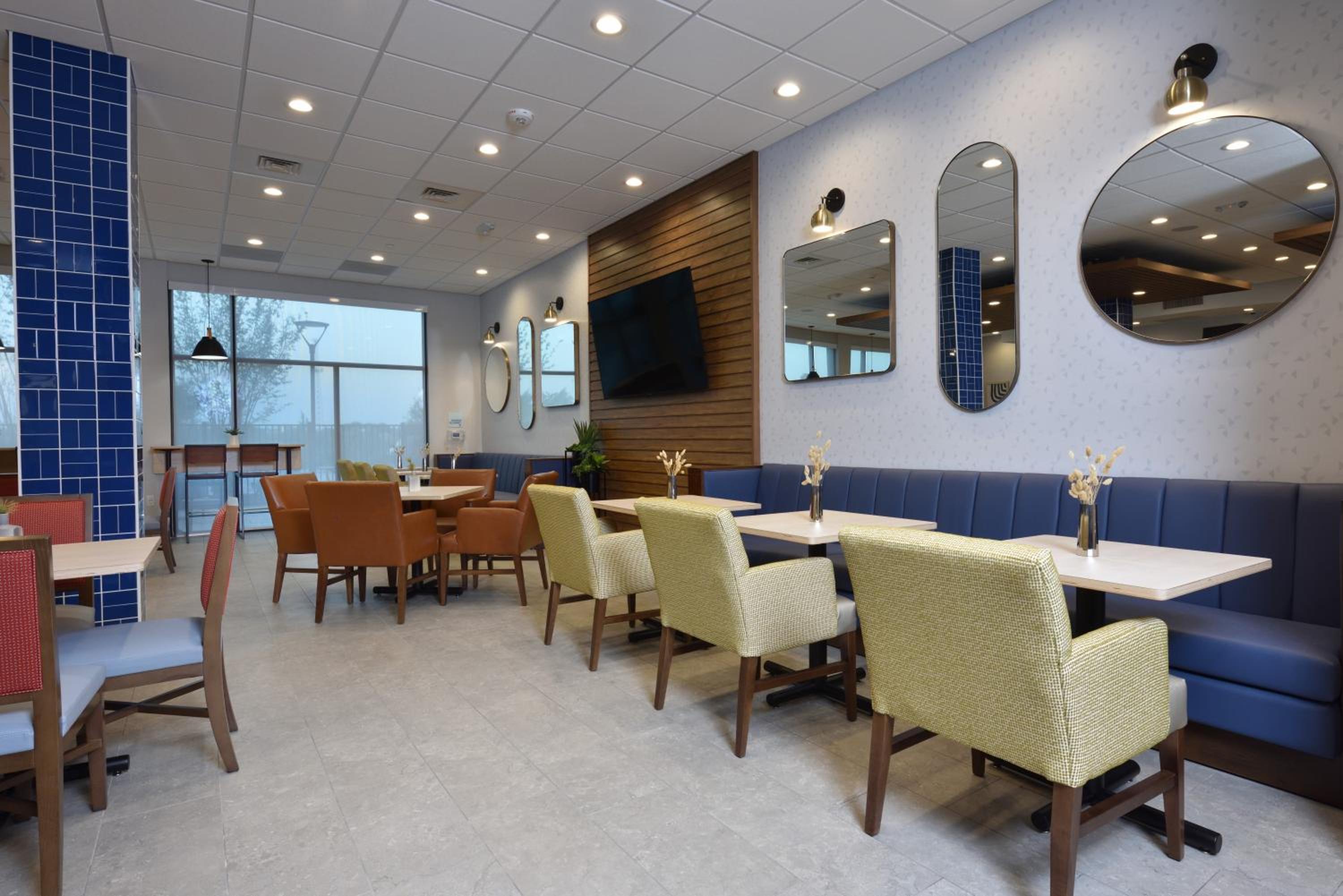 Palm Springs Vacations - Holiday Inn Express Suites Spring - Woodlands Area, an IHG Hotel - Property Image 61