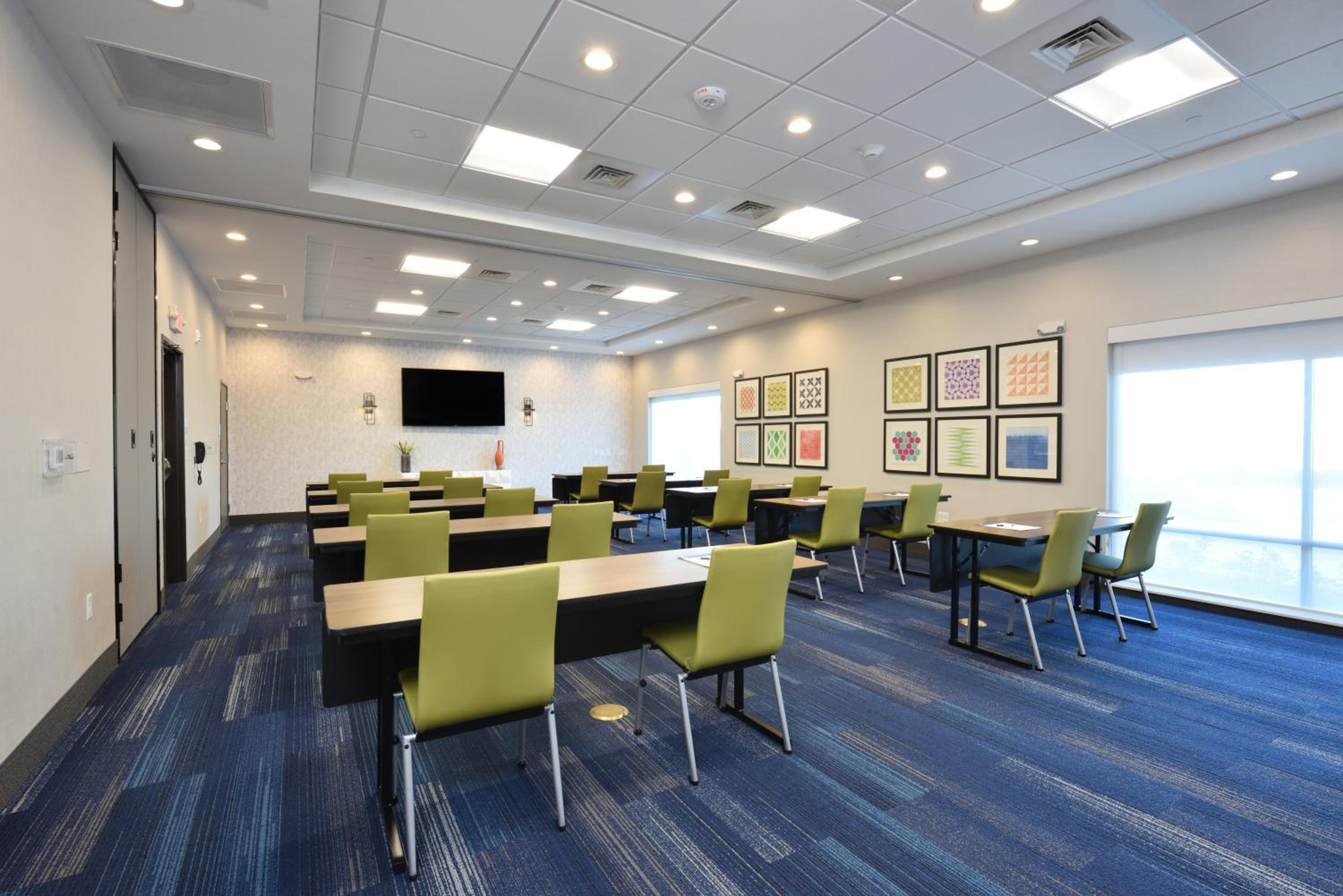 Palm Springs Vacations - Holiday Inn Express Suites Spring - Woodlands Area, an IHG Hotel - Property Image 26